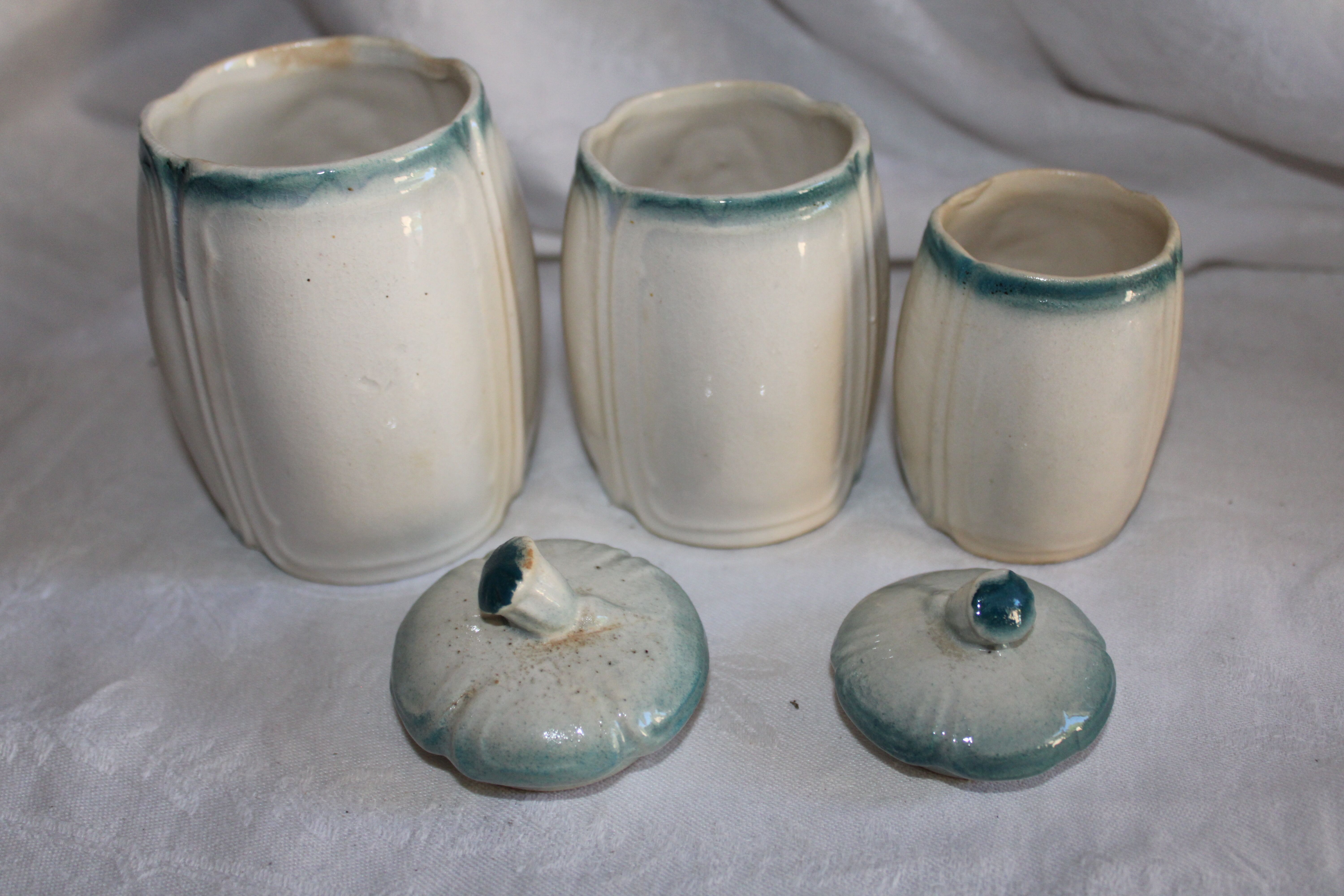 Series of spice pots in dabbling