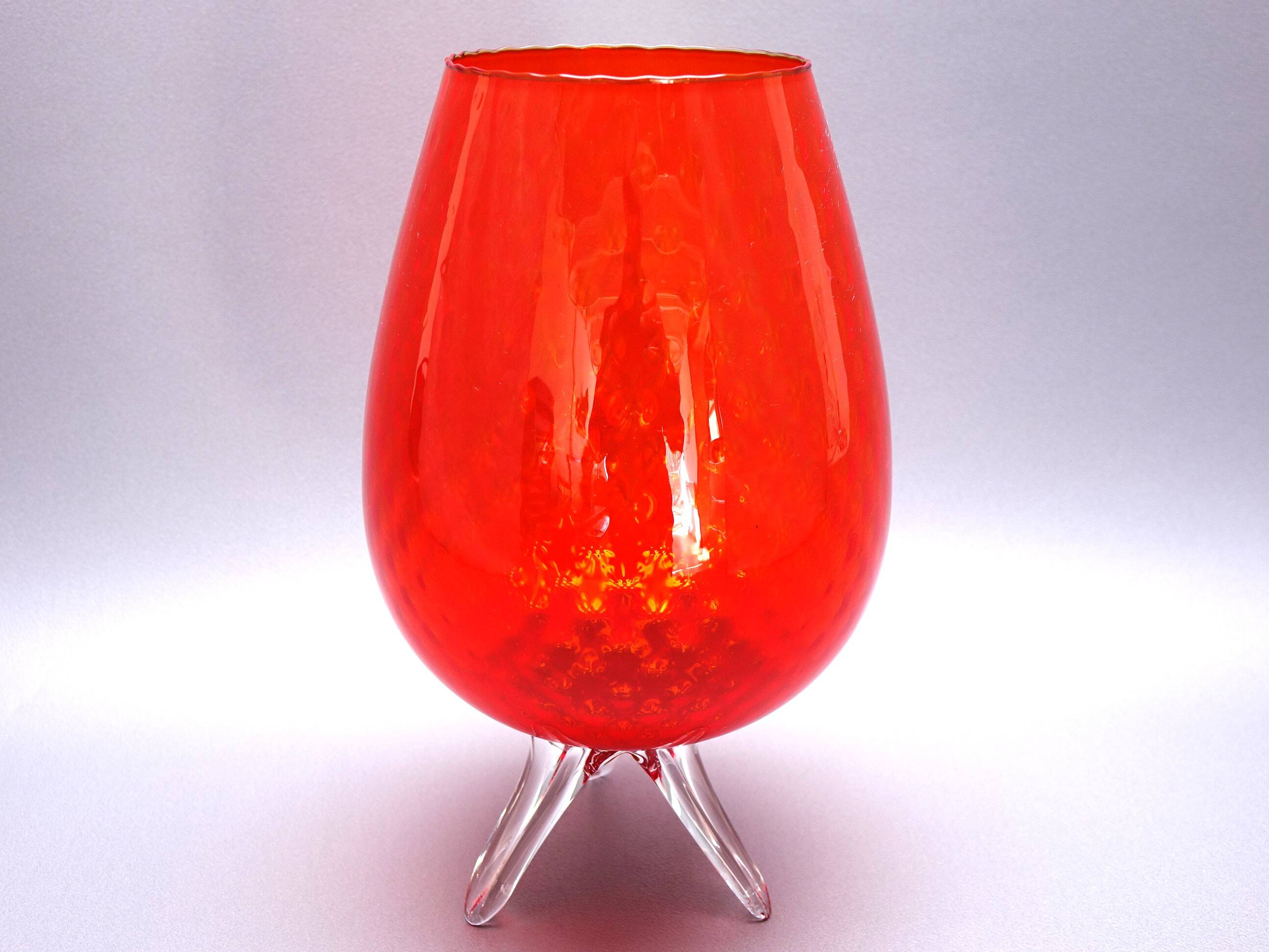 Vintage Italian tulip-shaped ribbed glass footed vase 1960s design 50-60s