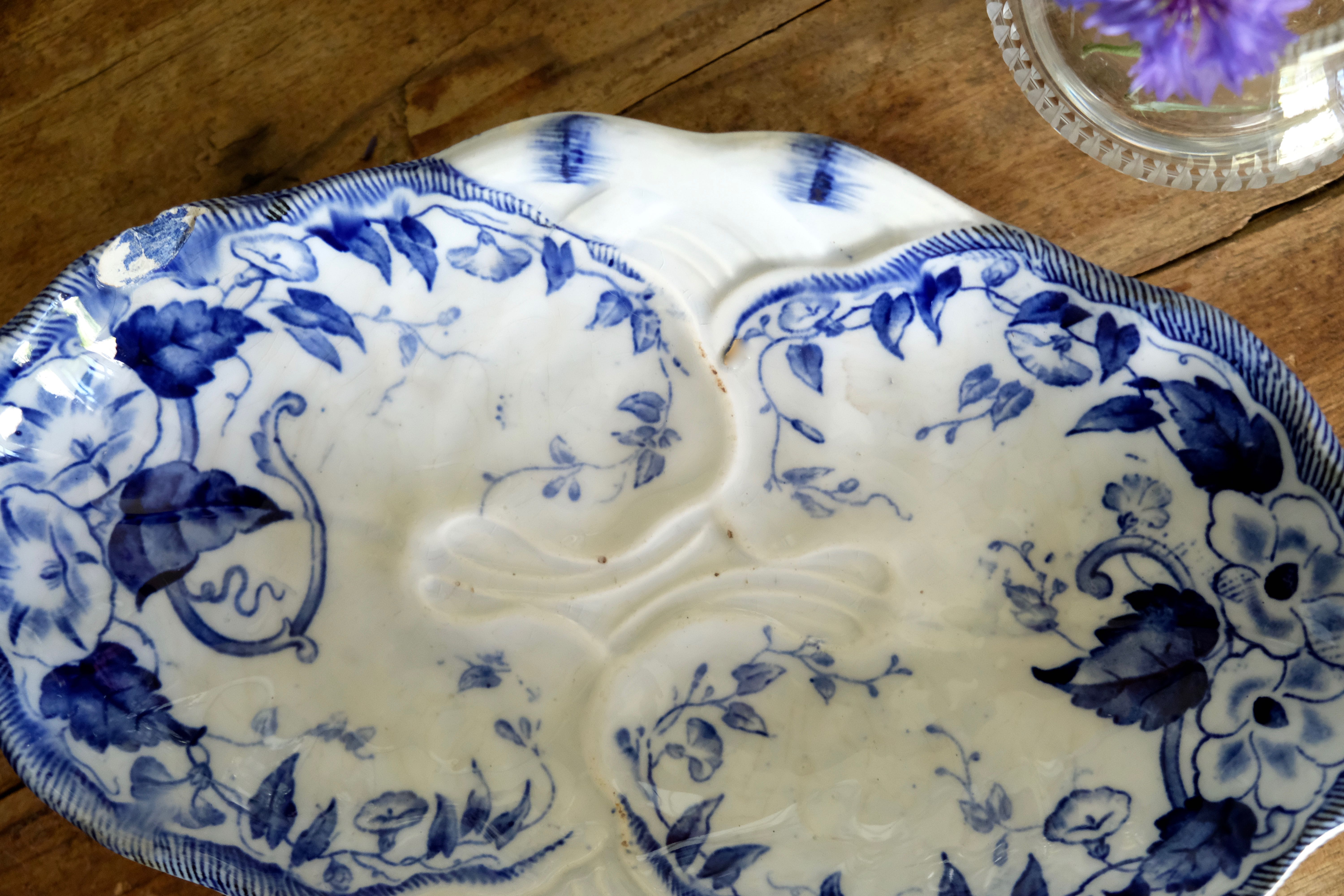 Ravier in porcelain, Ironstone, model Flora, Creil & Montereau XIXth