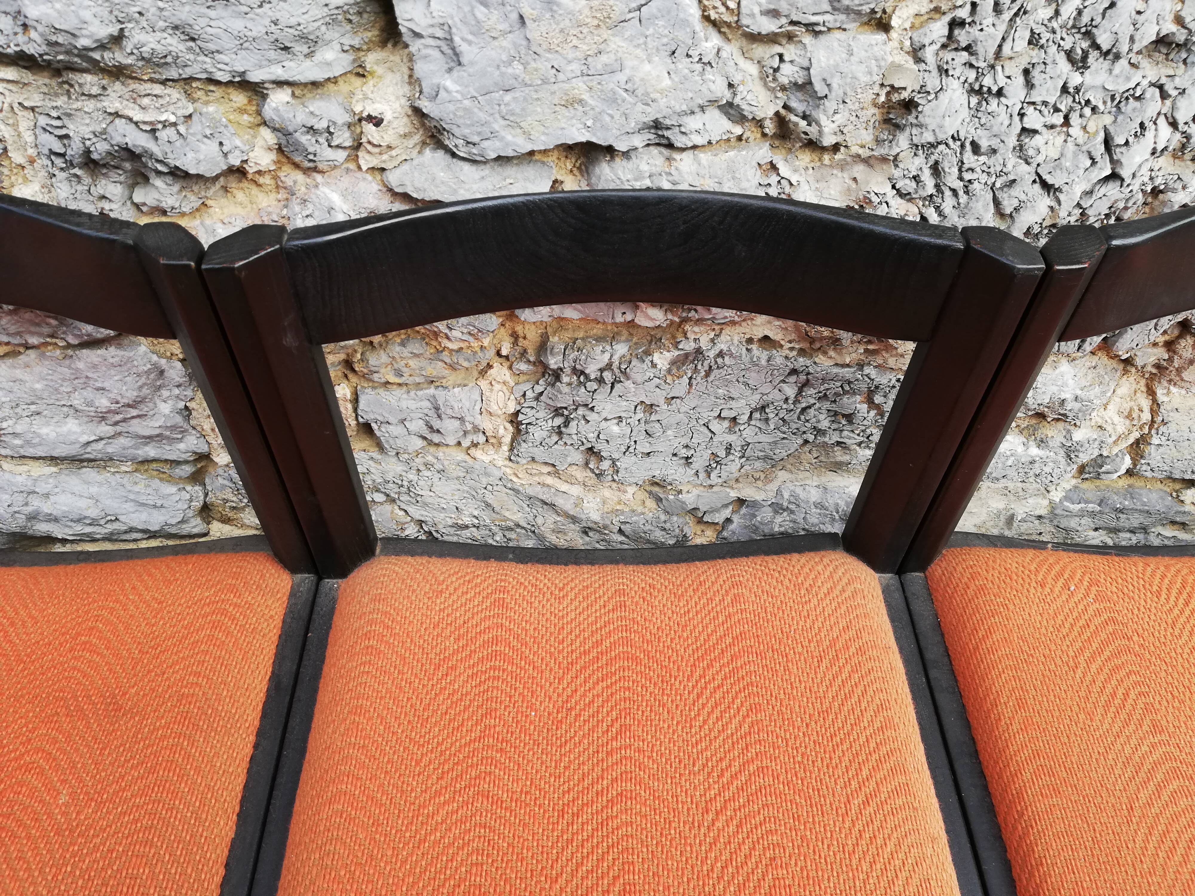 Chaises design graphique brutaliste 1970
