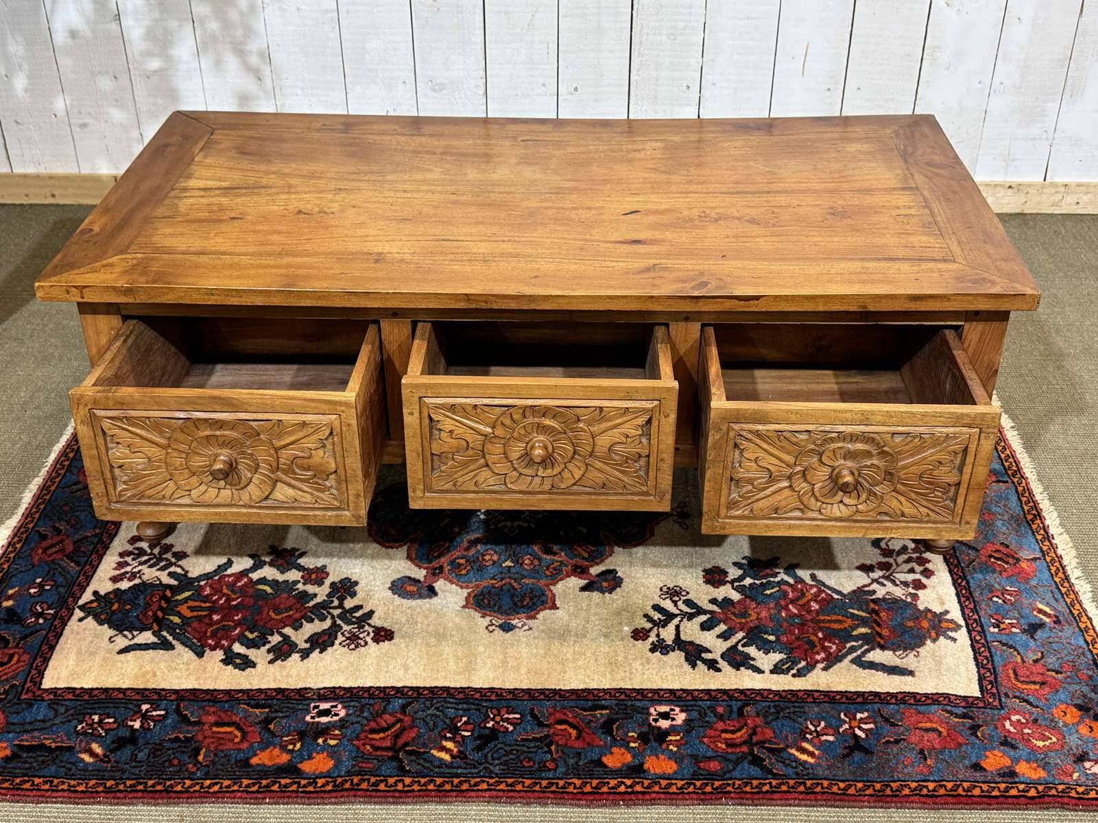 Teak coffee table, Indian craftsmanship from the 1970s.