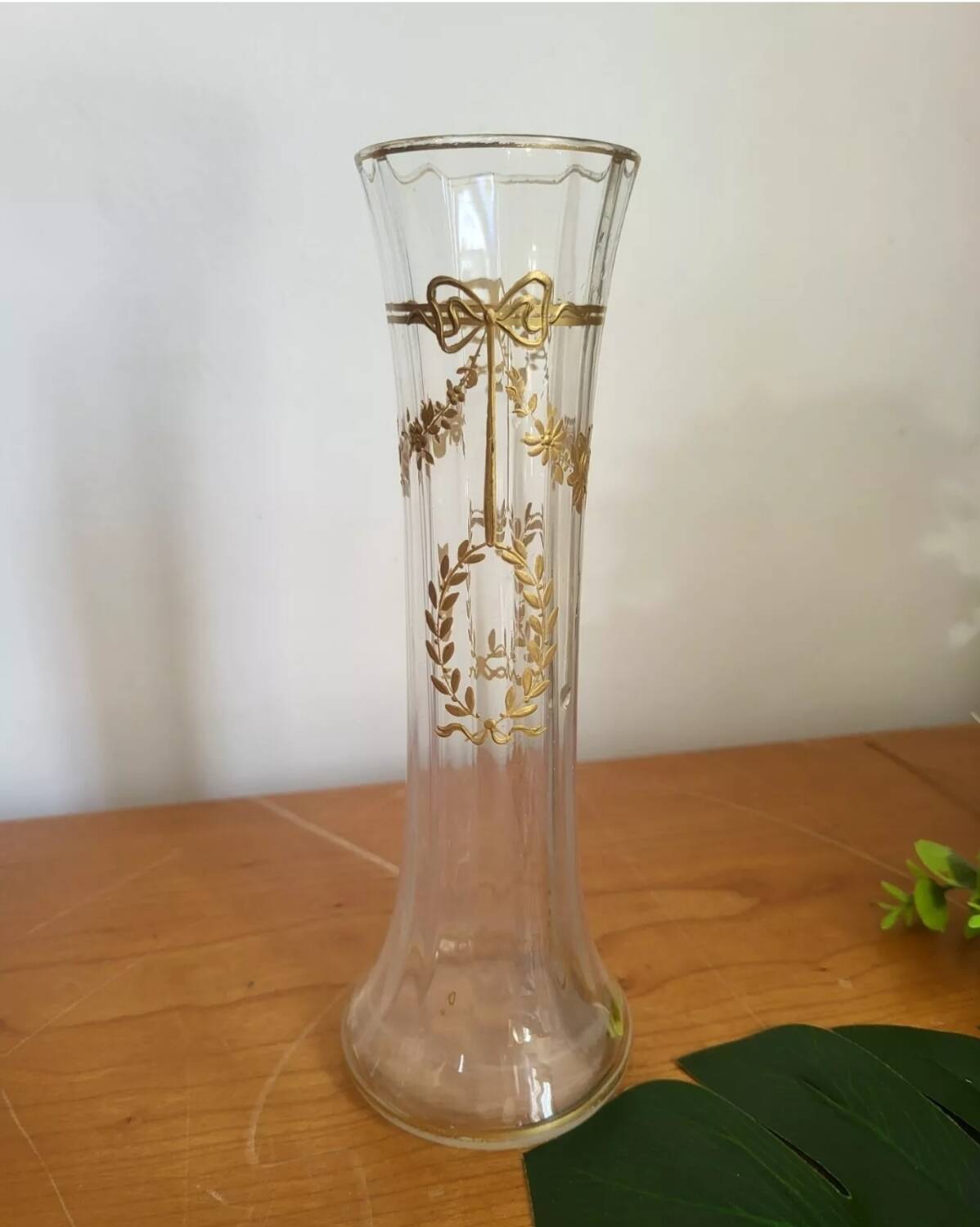 Vase en cristal doré à cotes vénitiennes