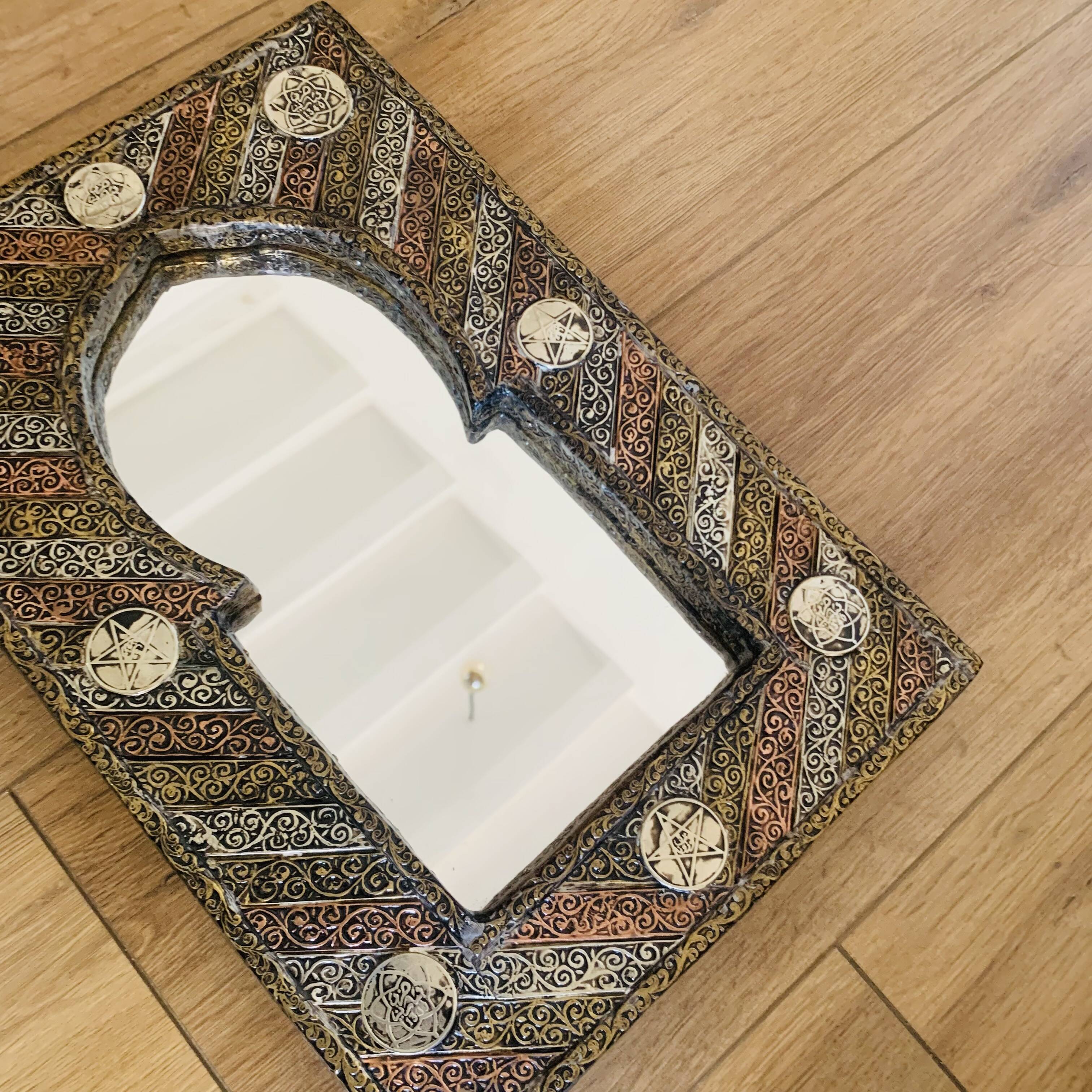 Miroir marocain vintage à décor mauresque