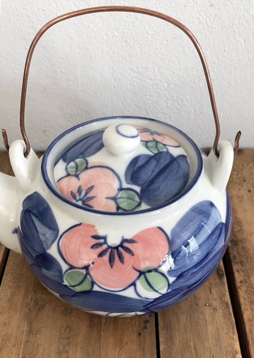 Earthenware teapot for 4 cups