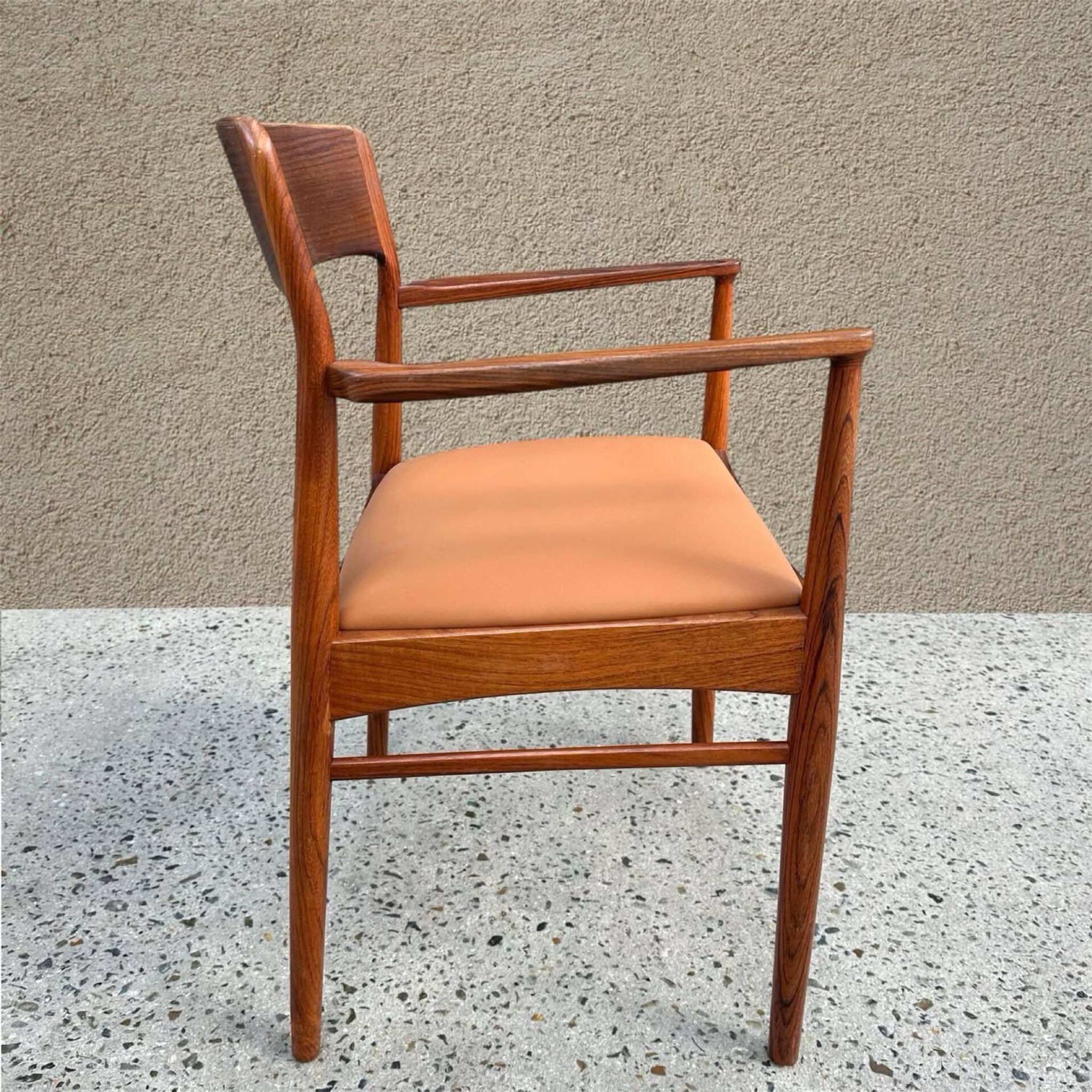 Paire de fauteuils par Henning Kjaernulf, 1960