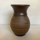 Zoomorphic vase with a swan