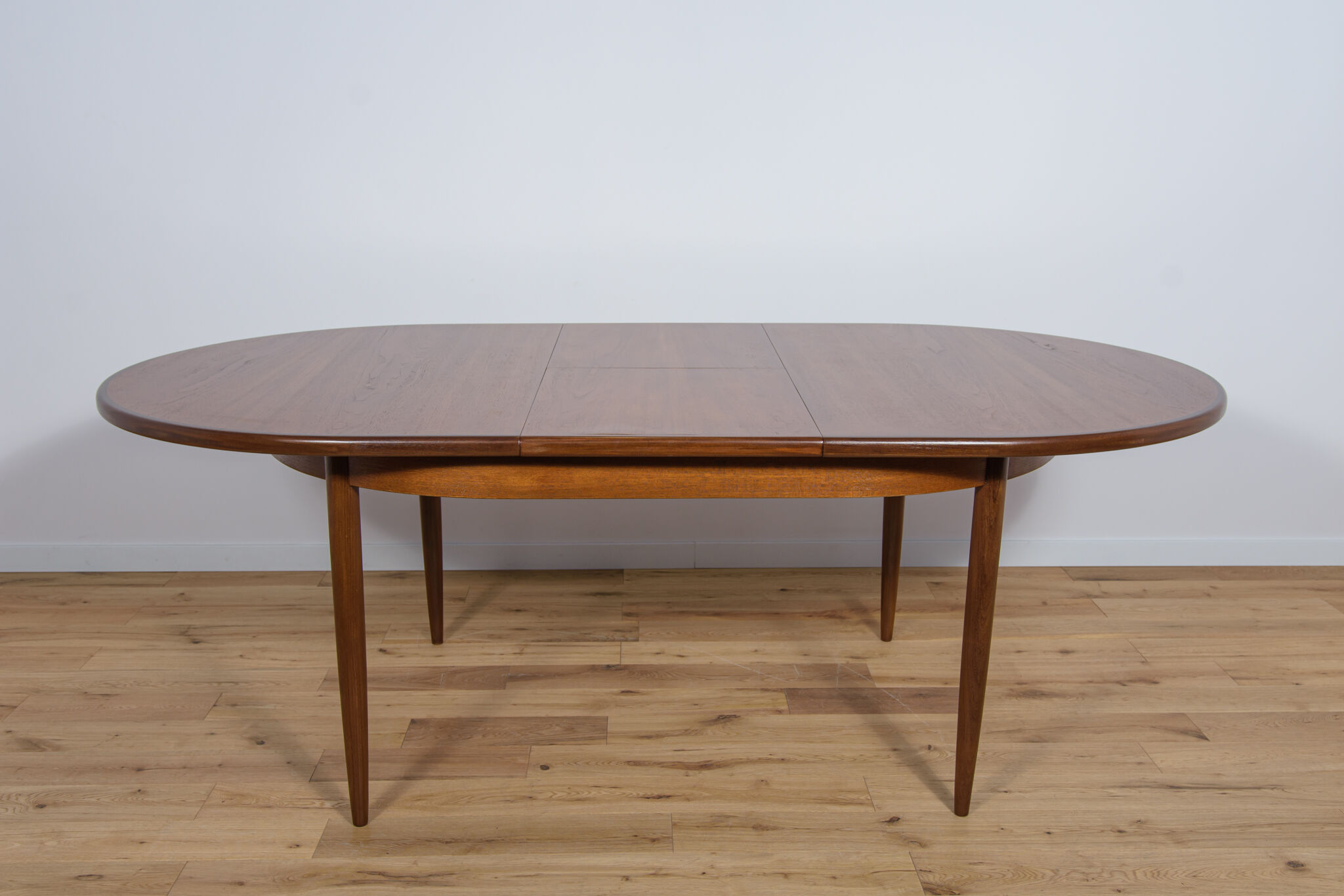 Mid-Century Oval Dining Table in Teak from G-Plan, 1960s