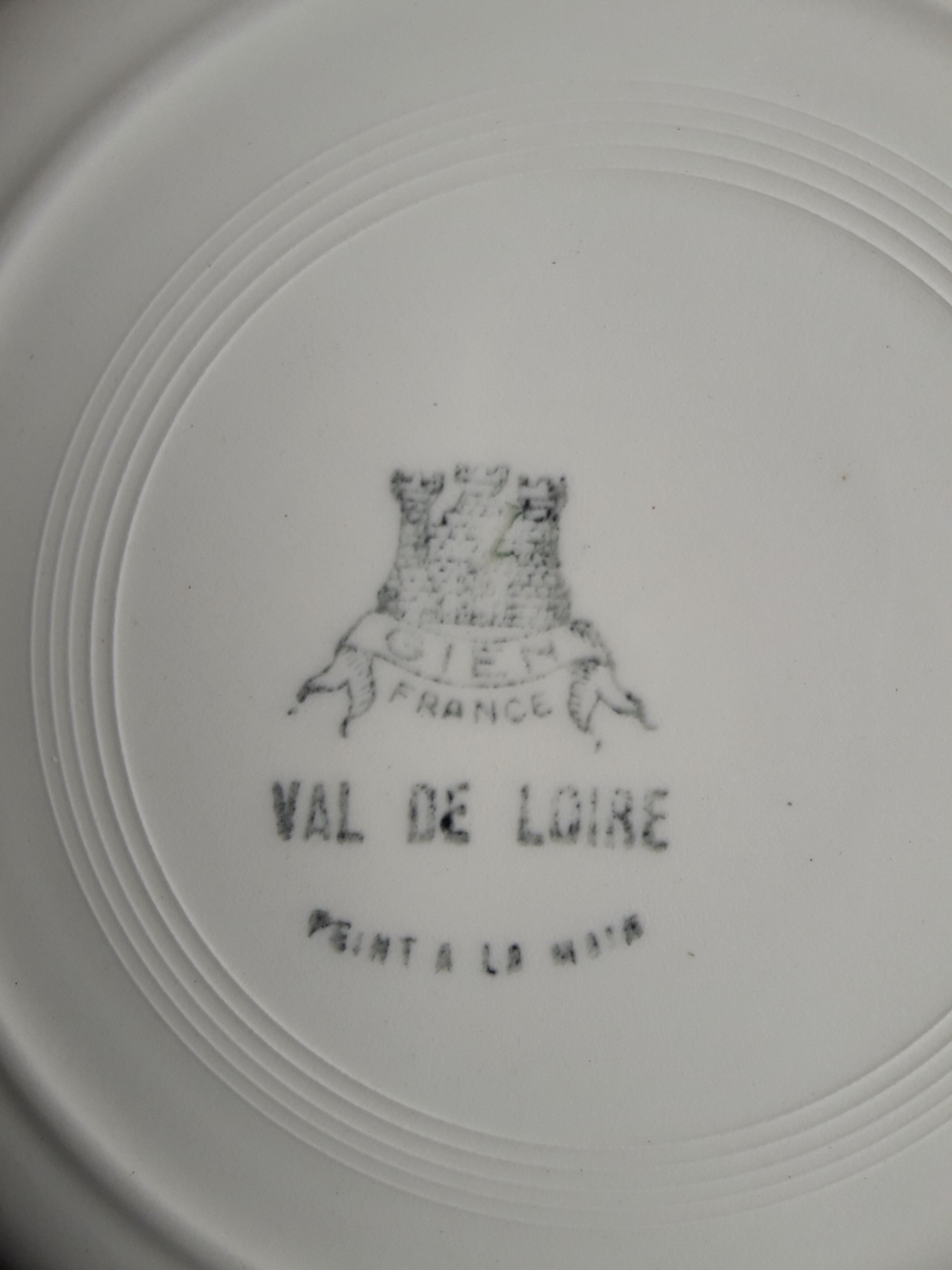 6 earthenware plates from Gien model Val de Loire hand-painted diam 21.5 cm