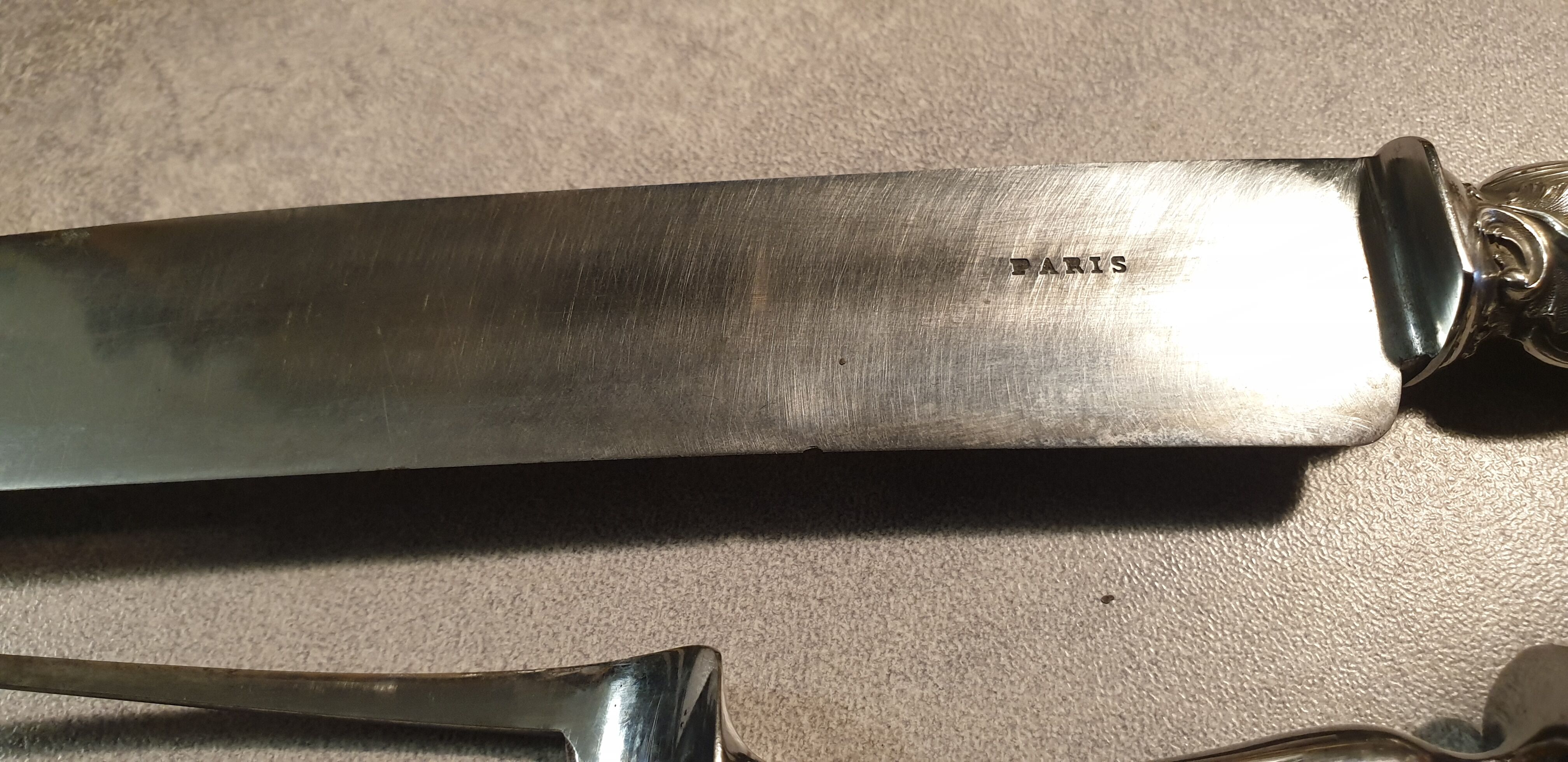 Silver/ivory leg service