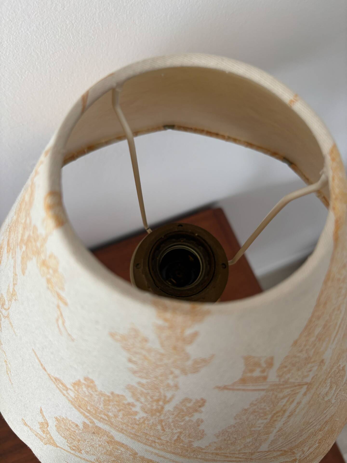 Antique brass lamp - bronze lampshade with toile de Jouy – Vintage lamp
