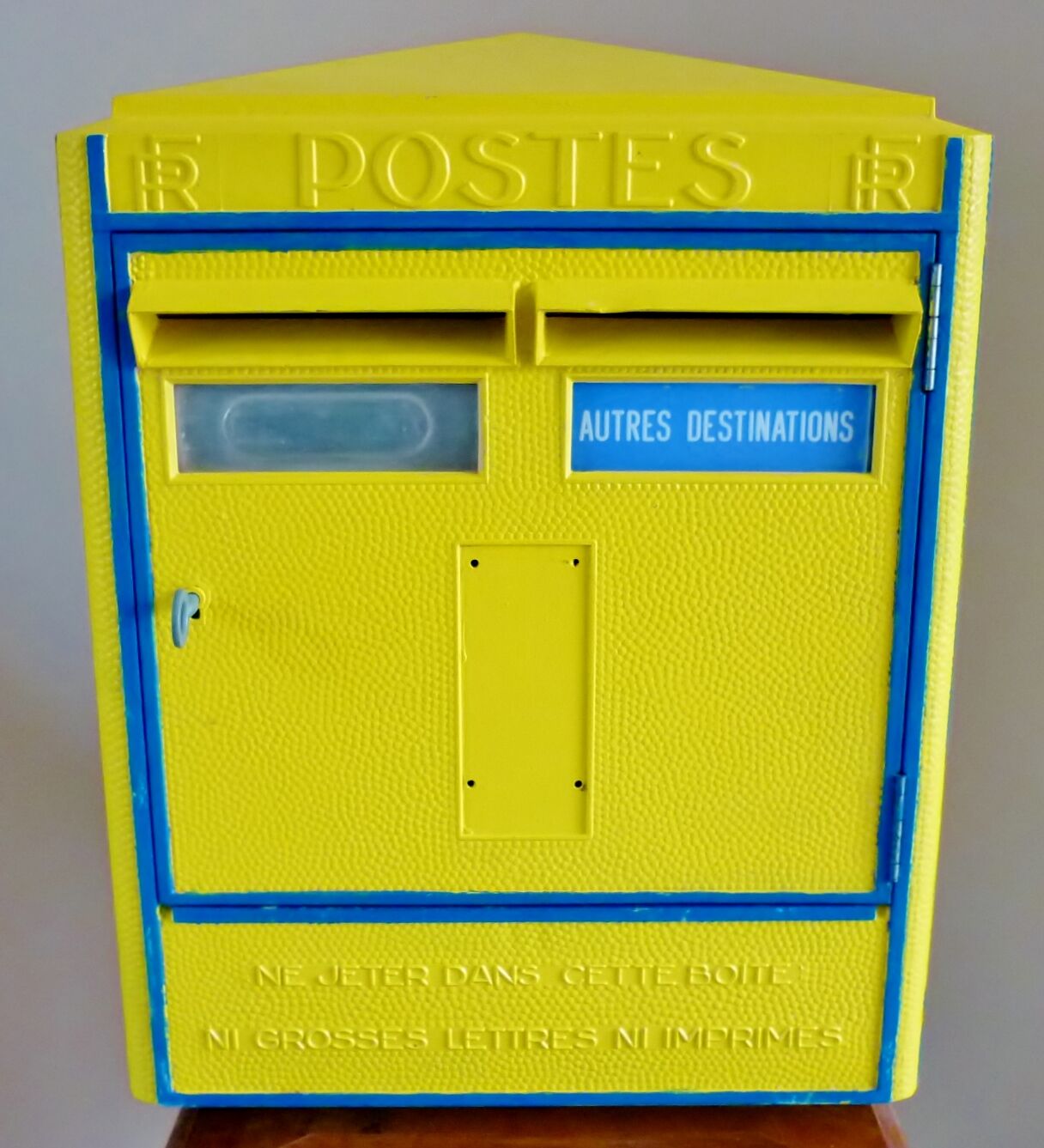 Double mailbox reformed, La Poste Dejoie Nantes 1969