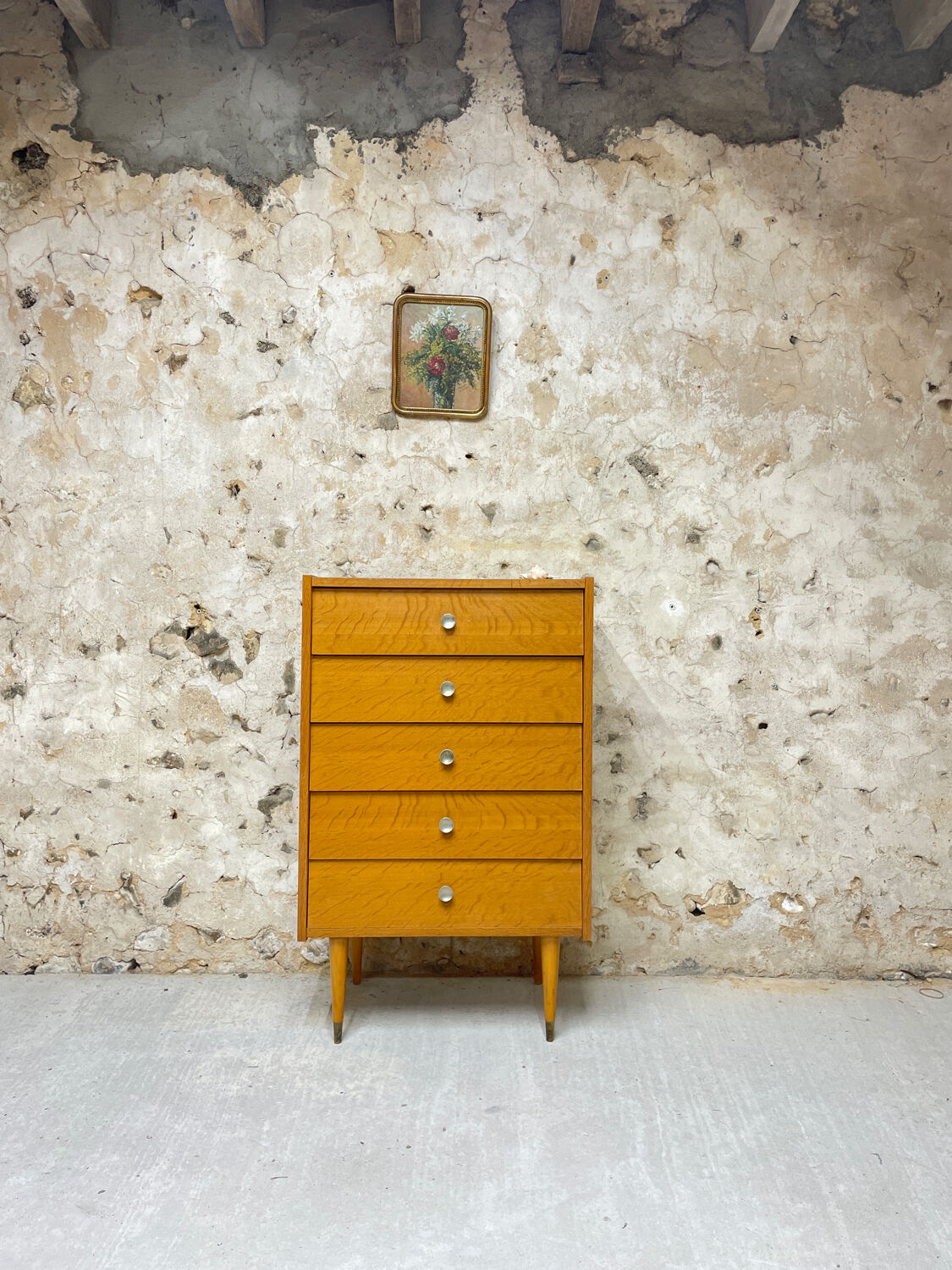 Chest of drawers