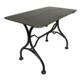 Table bistrot en acier, table de jardin avec profils en T courbés, années 1950