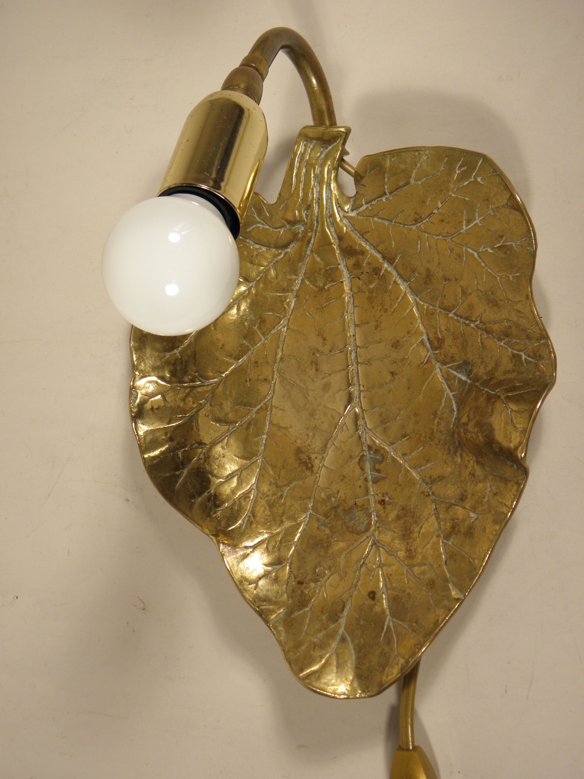 Brass "sheet" wall lamp