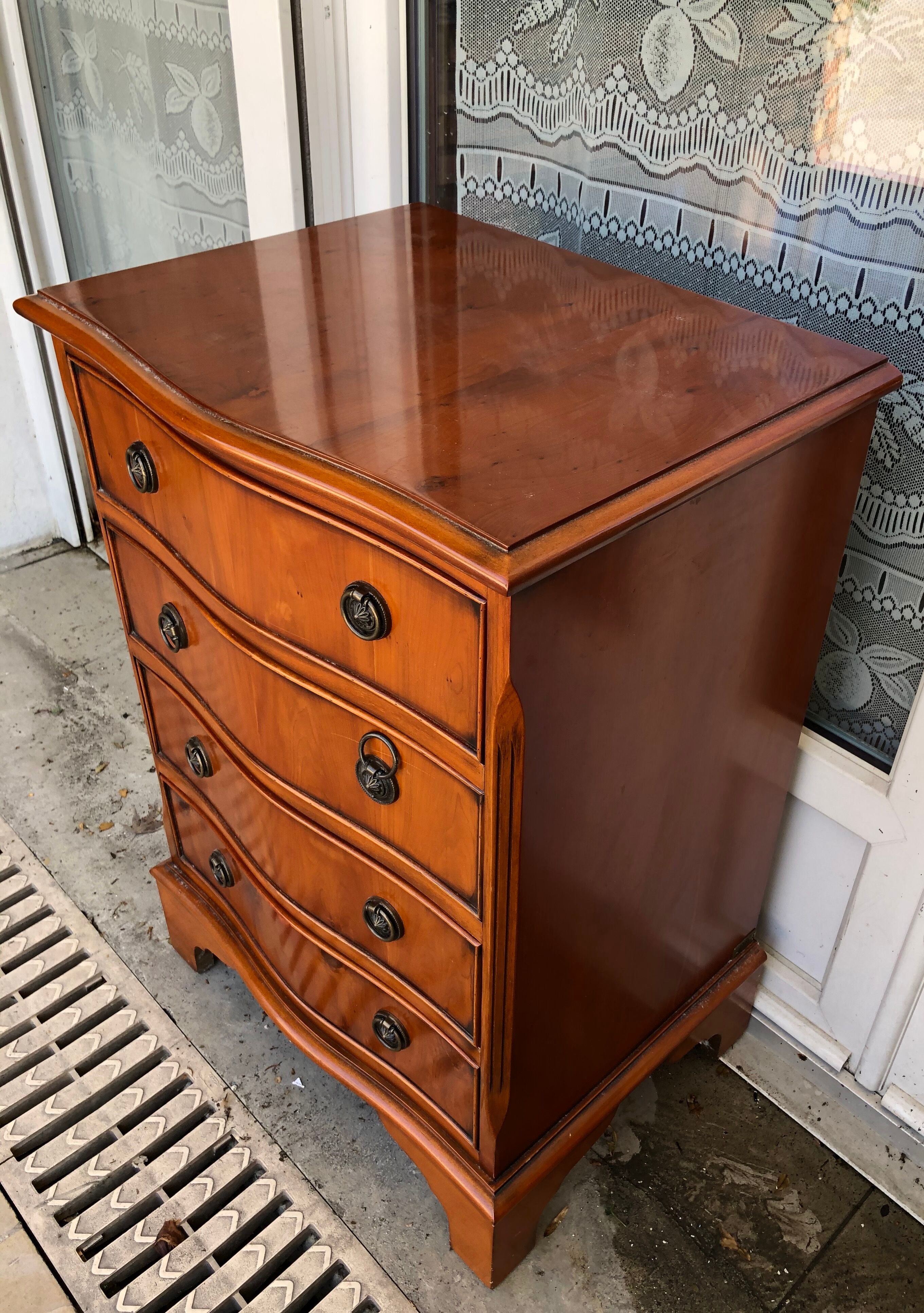 Chiffonier