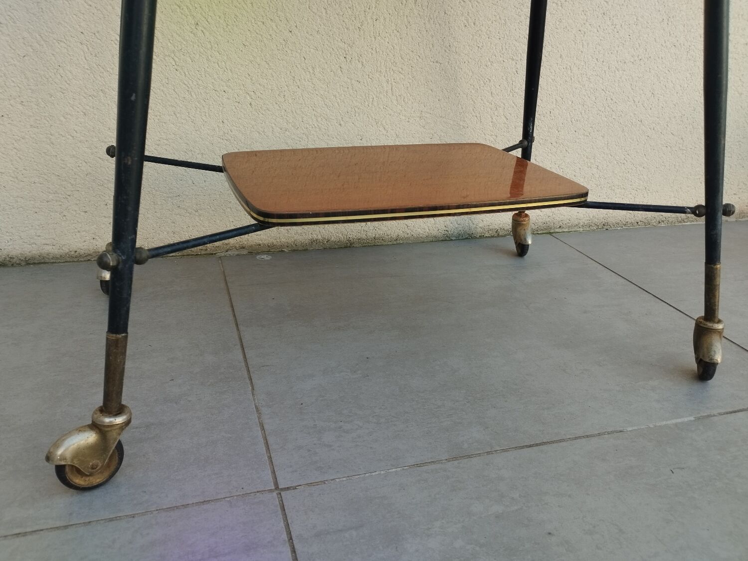 Ancienne desserte à roulettes design 1950