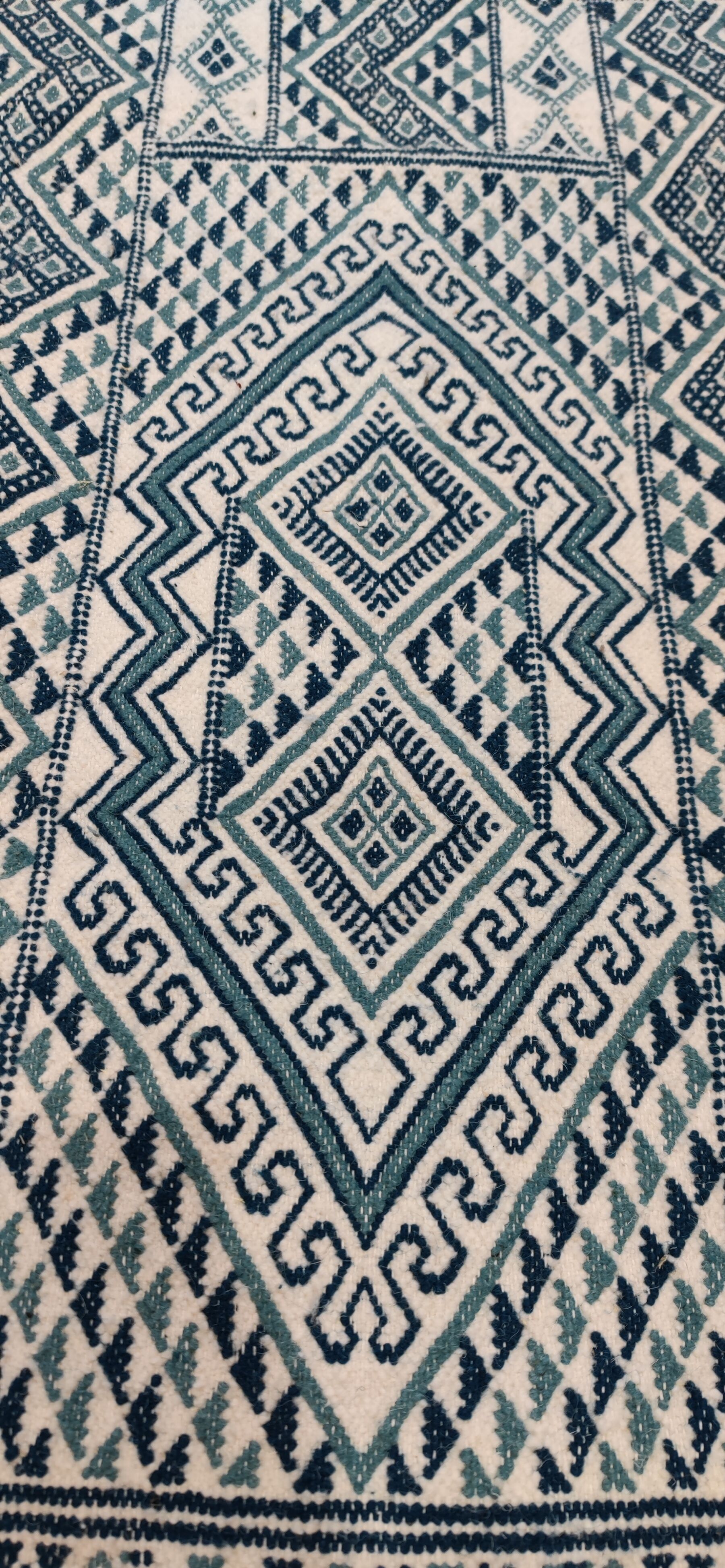 Handmade traditional white and blue carpet, 152x76 cm