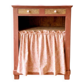 Very terracotta to curtain
