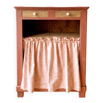 Very terracotta to curtain