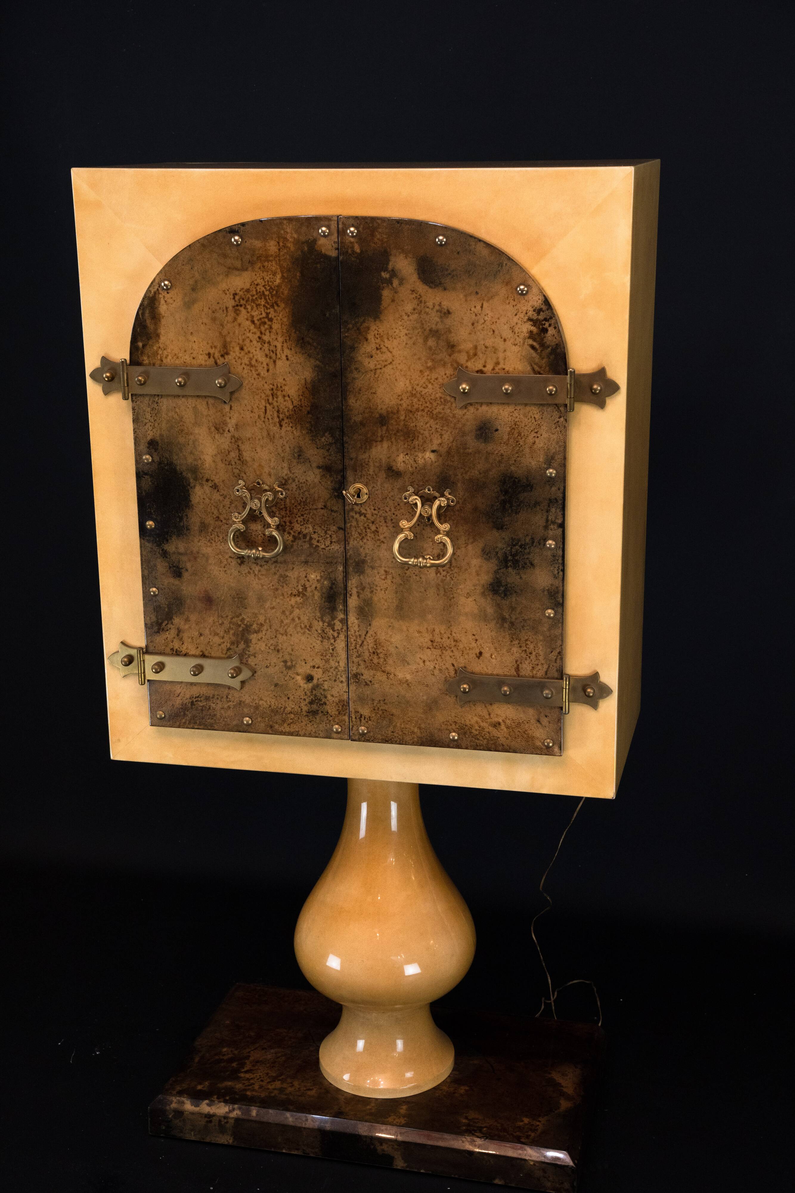 Aldo Tura Mid-Century Modern Goatskin Parchment Bar Cabinet, Italy, 1960s