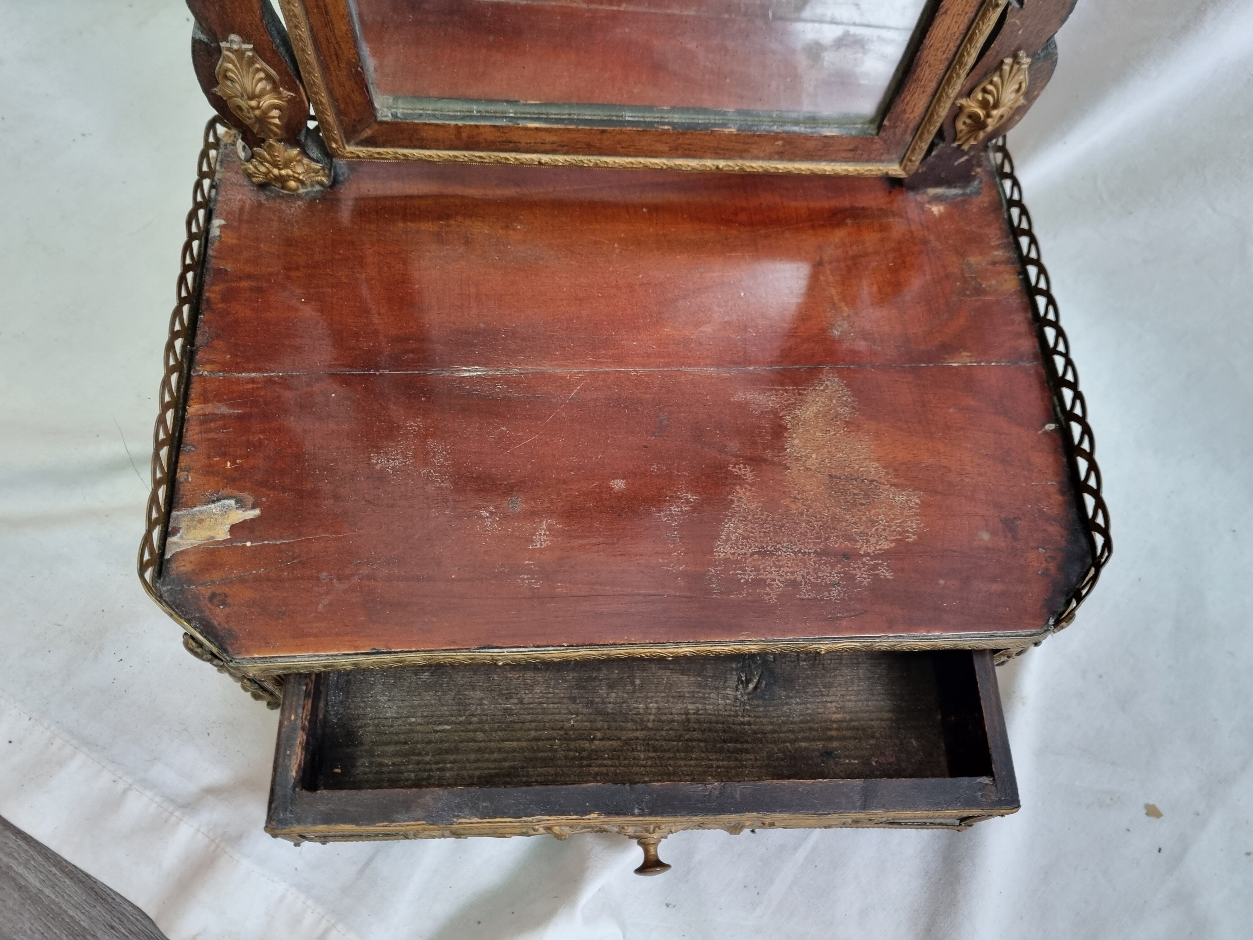 Coiffeuse de table Louis XVI