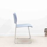 Chaise Howe 4/40 bleue par David Rowland