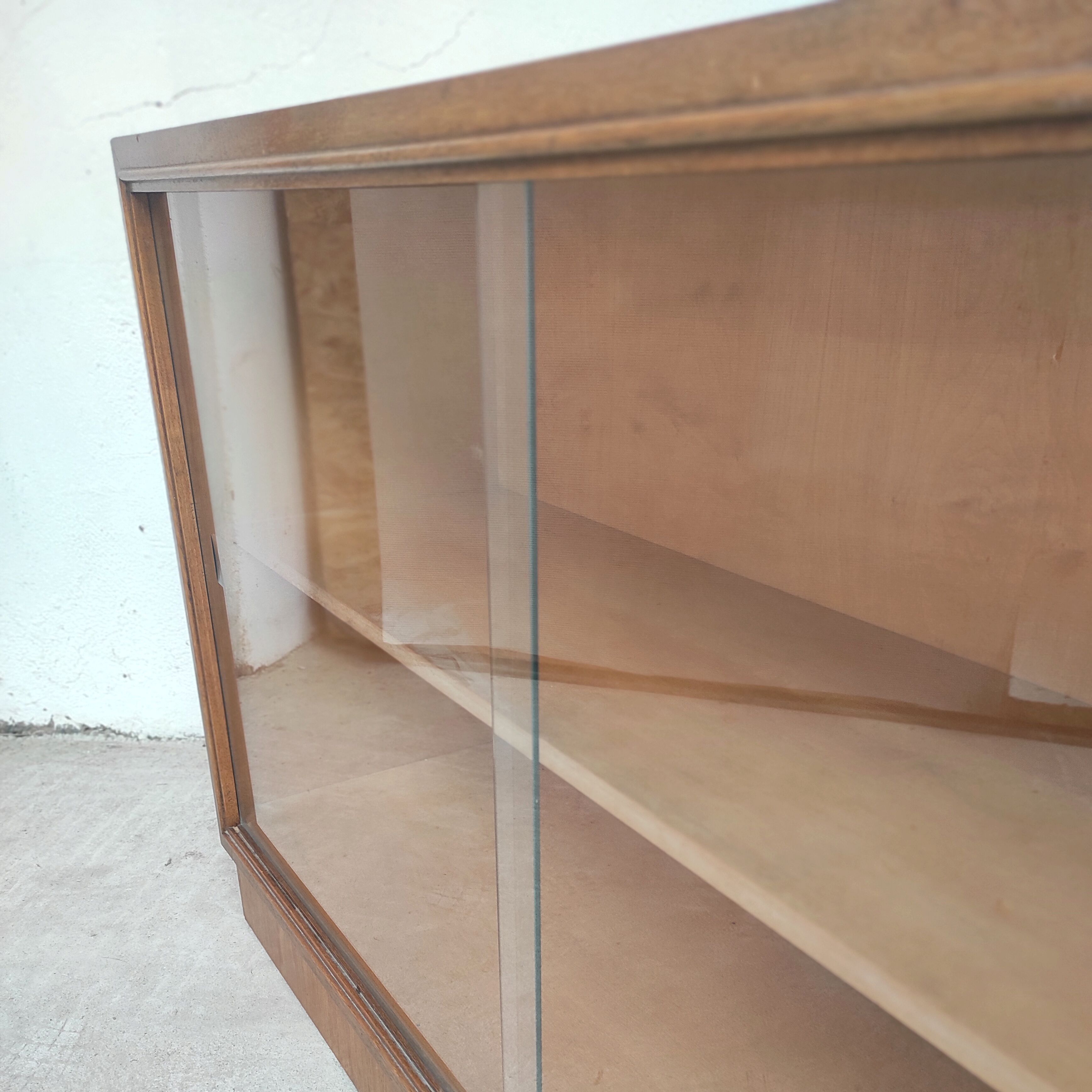 Showcase sideboard 2 doors, 1960