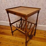 Desserte en bois avec porte revues