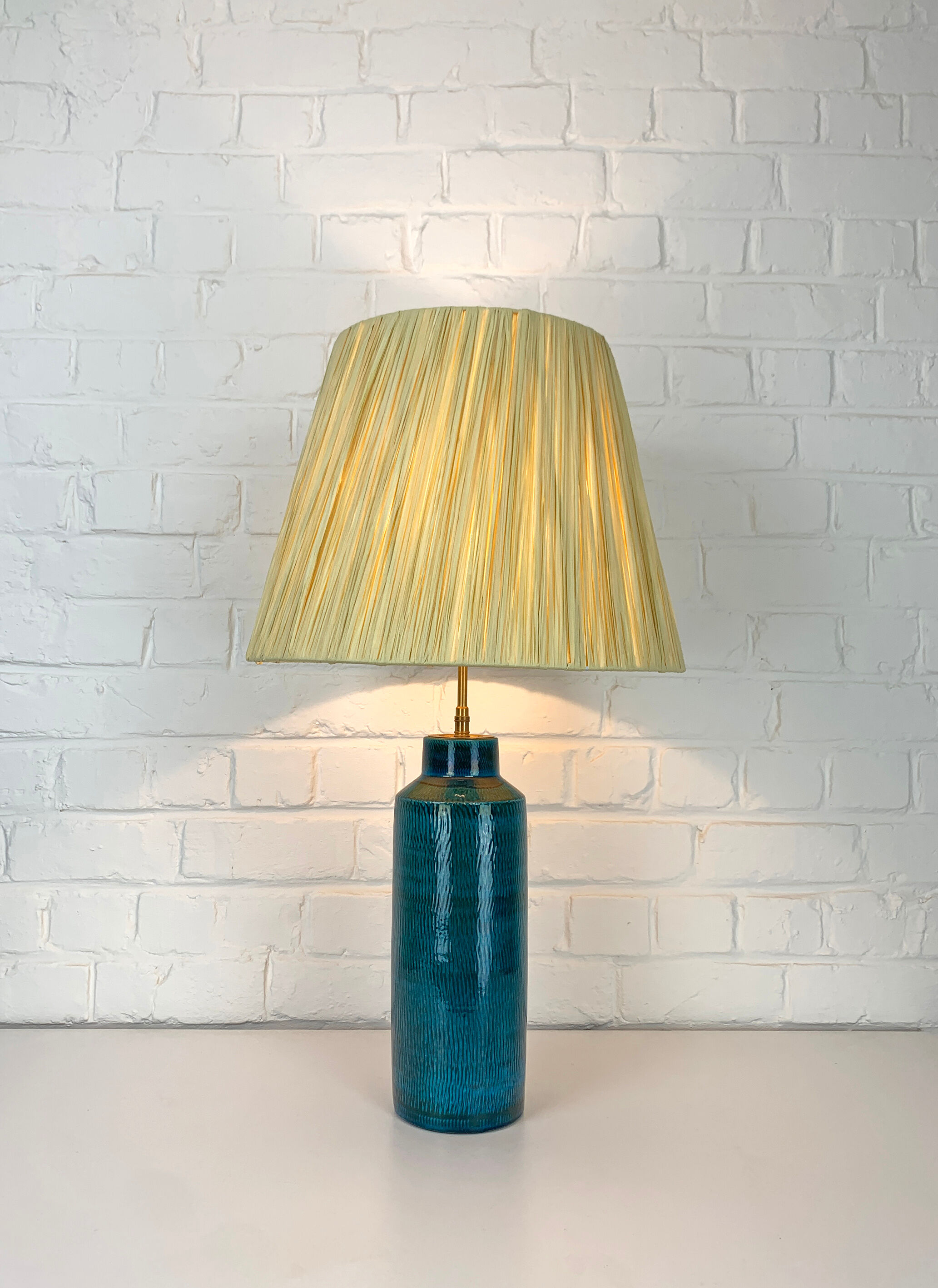 Scandinavian table lamp in porcelain stoneware lampshade raffia, Nymølle pottery, Denmark 1960s