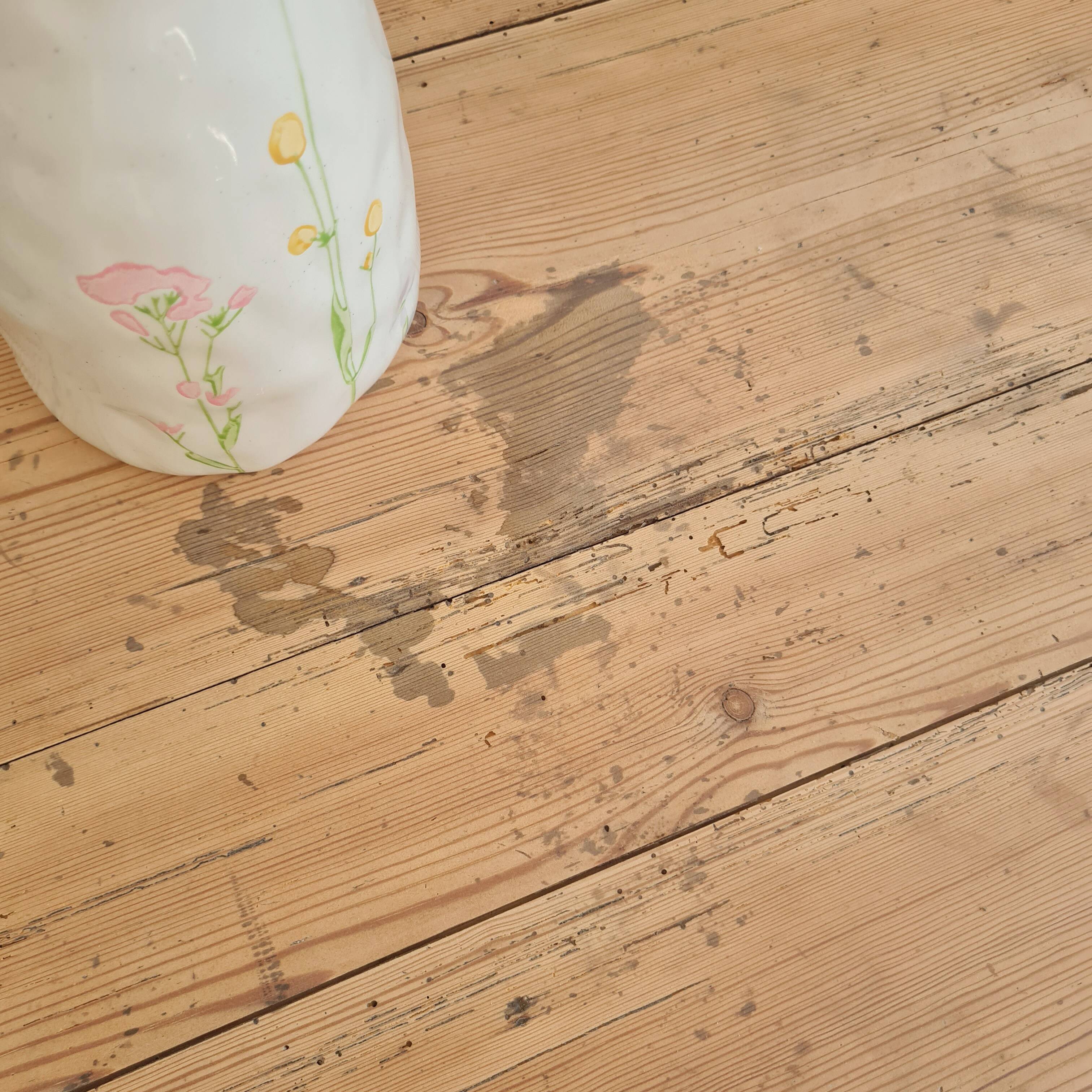 Old farmhouse table in raw wood - 2 drawers