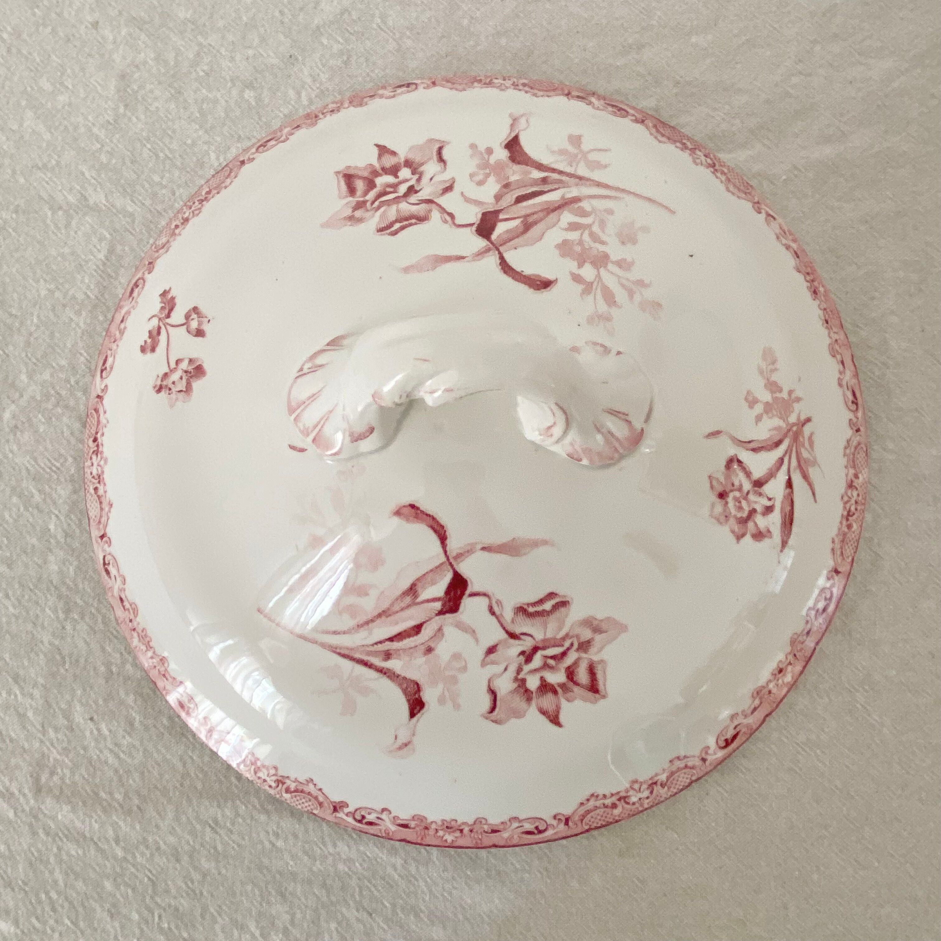 Old soup tureen sarreguemines (fontances) terre de fer