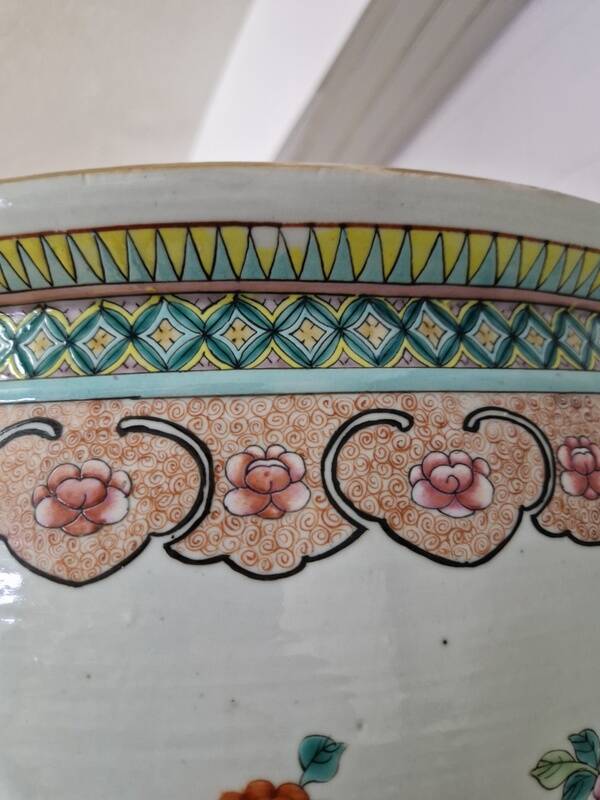 China - Circular fishbowl in Famille Rose enamel