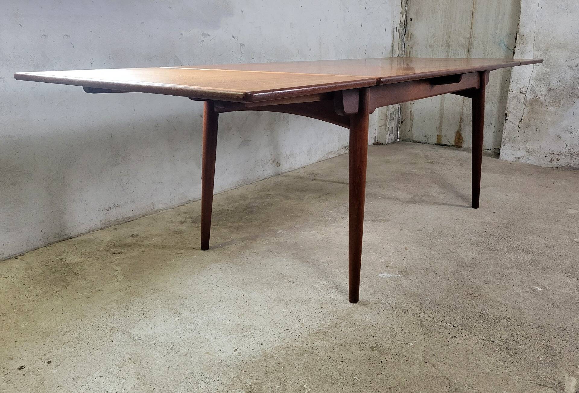 Vintage AT 312 dining table by Hans J. Wegner for Andreas Tuck