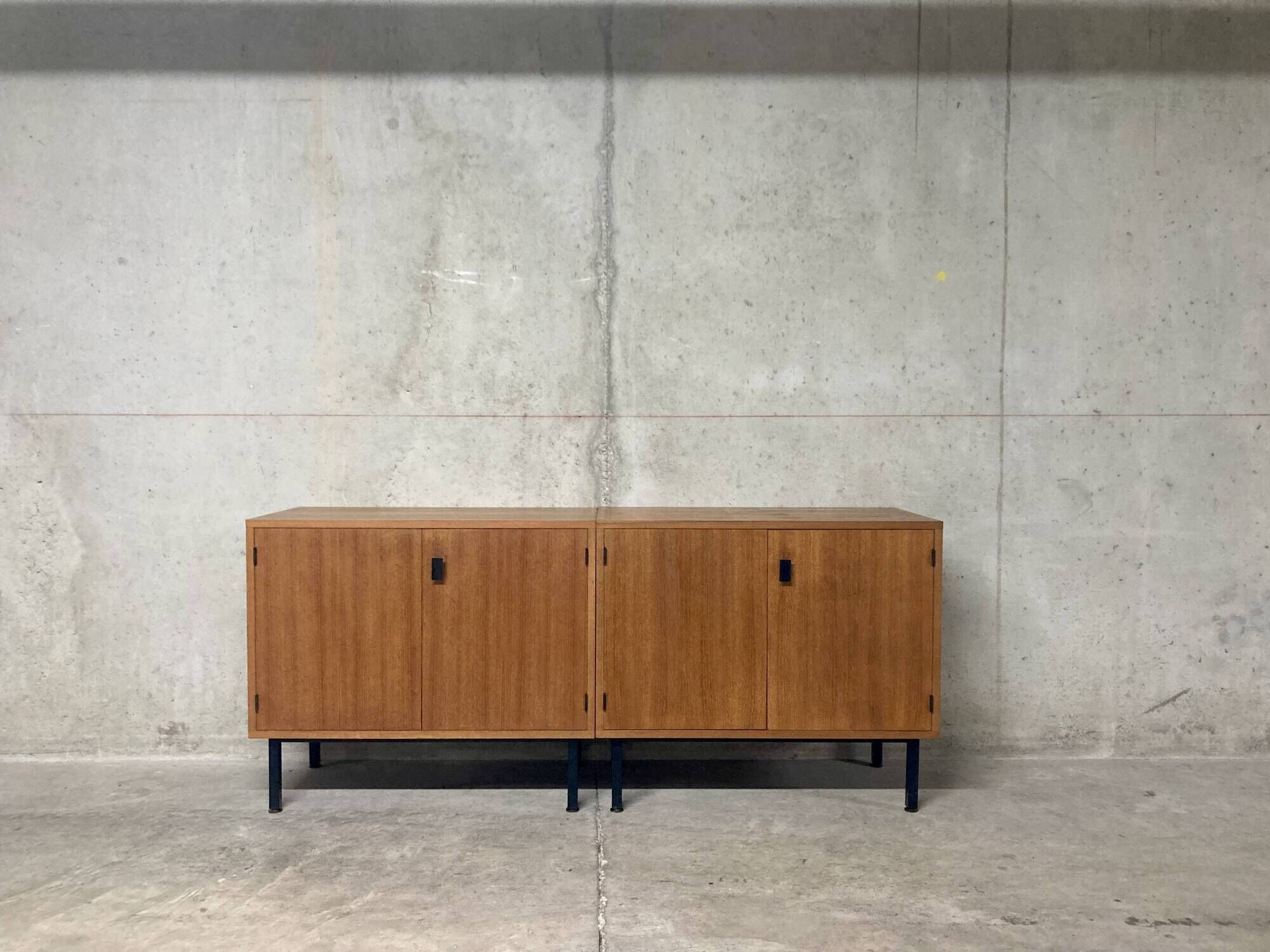 Enfilade moderniste deux buffets teck Antoine Philippon et Jacqueline Lecoq