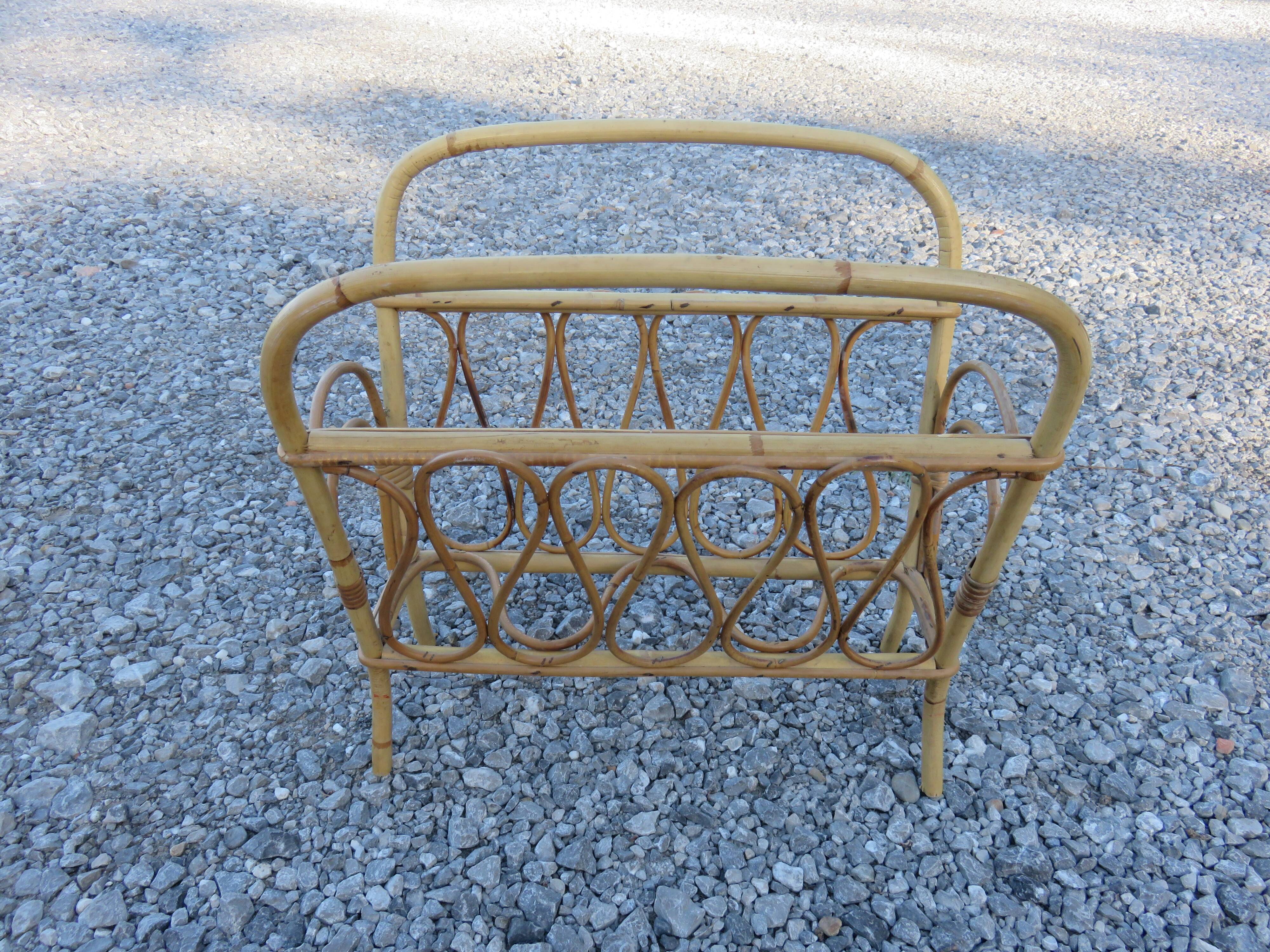 Porte revues vintage rotin