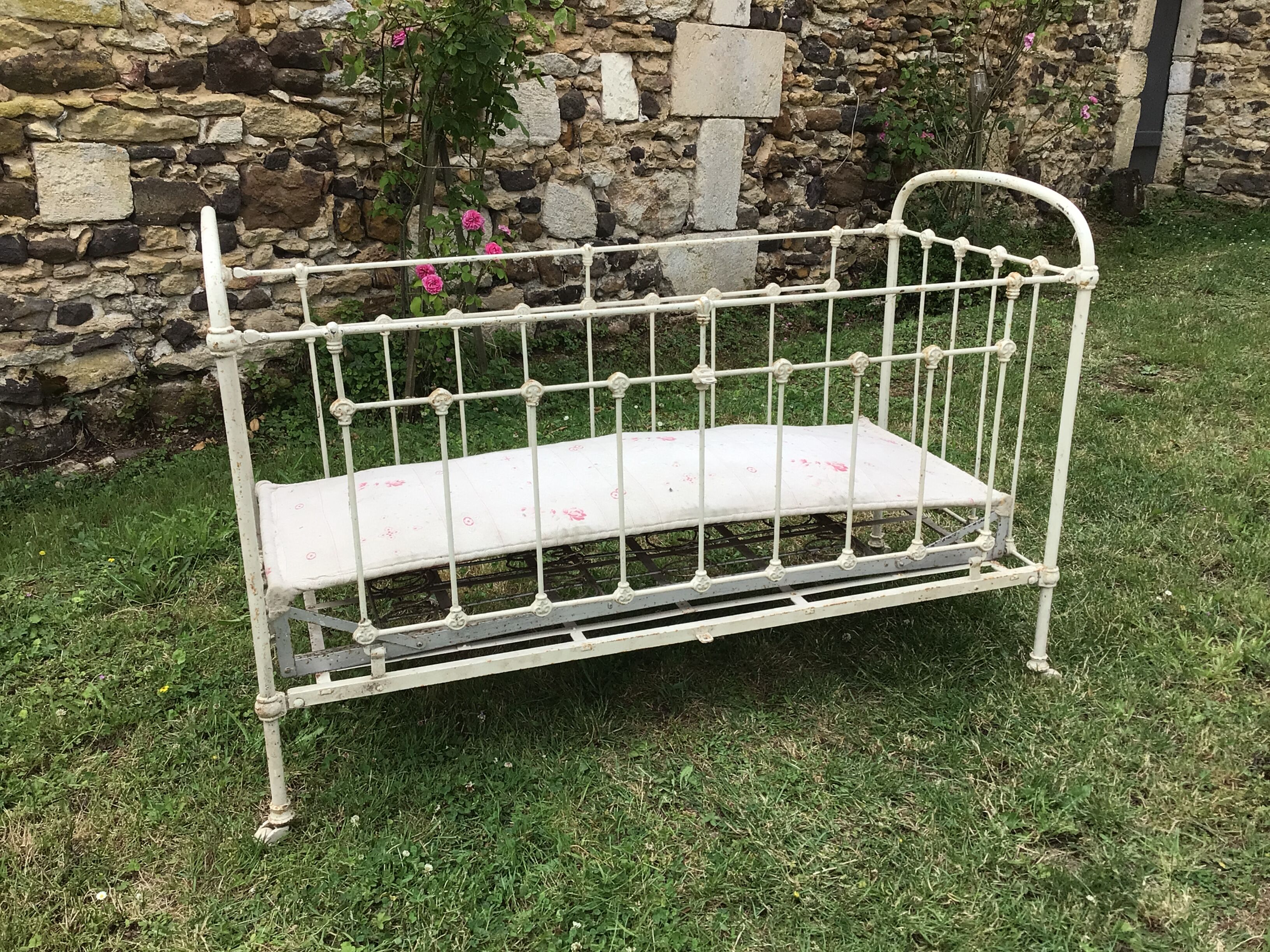 Child bed sofa wrought iron nineteenth century