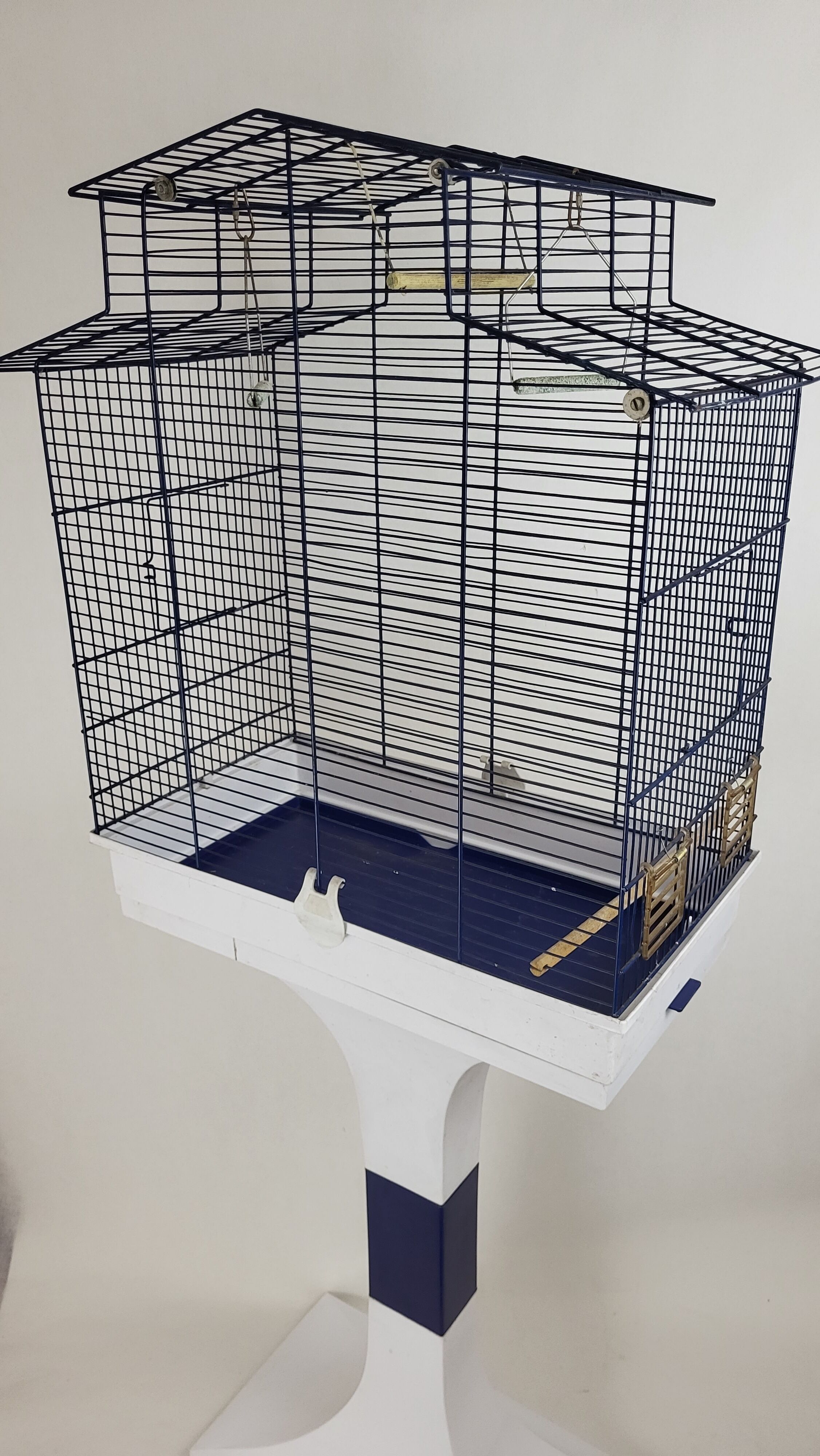 Vintage freestanding birdcage