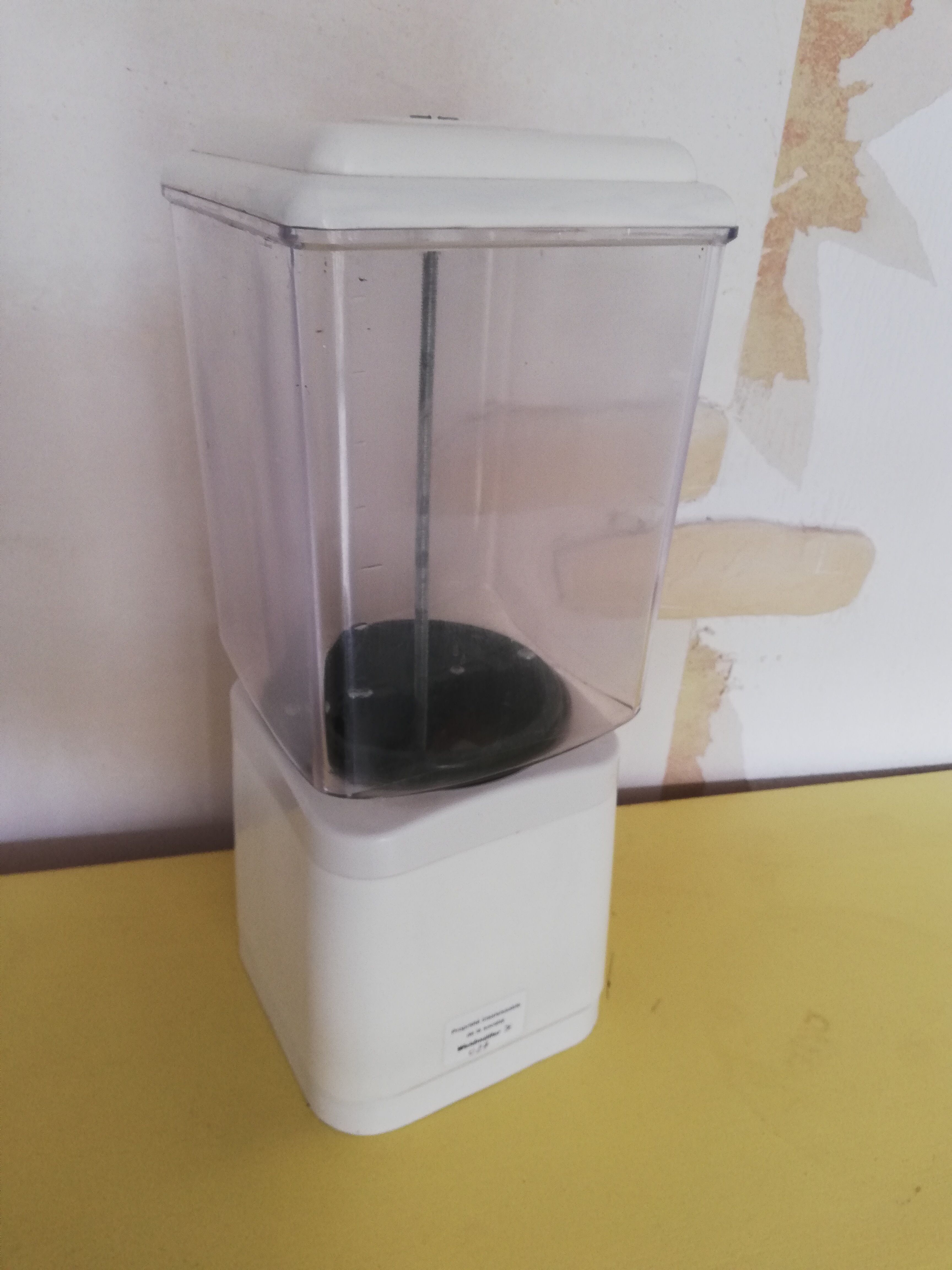 Distributor vintage candy made in Germany