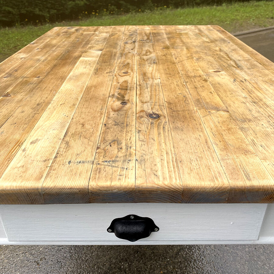 Table wood turned feet