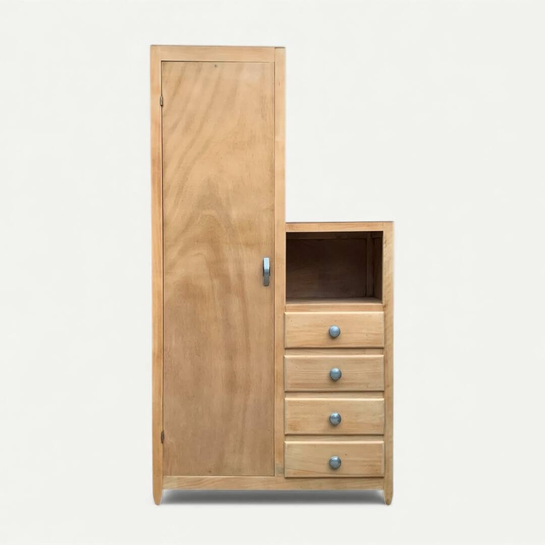 Armoire parisienne asymétrique bois brut 1950