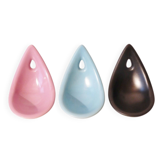 Set of 3 vintage ceramic ashtrays from the 1950s.