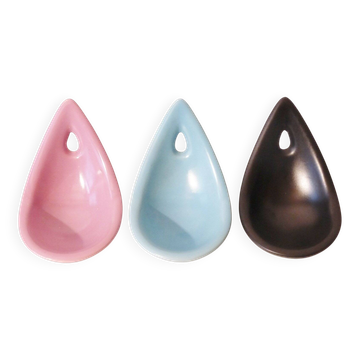 Set of 3 vintage ceramic ashtrays from the 1950s.