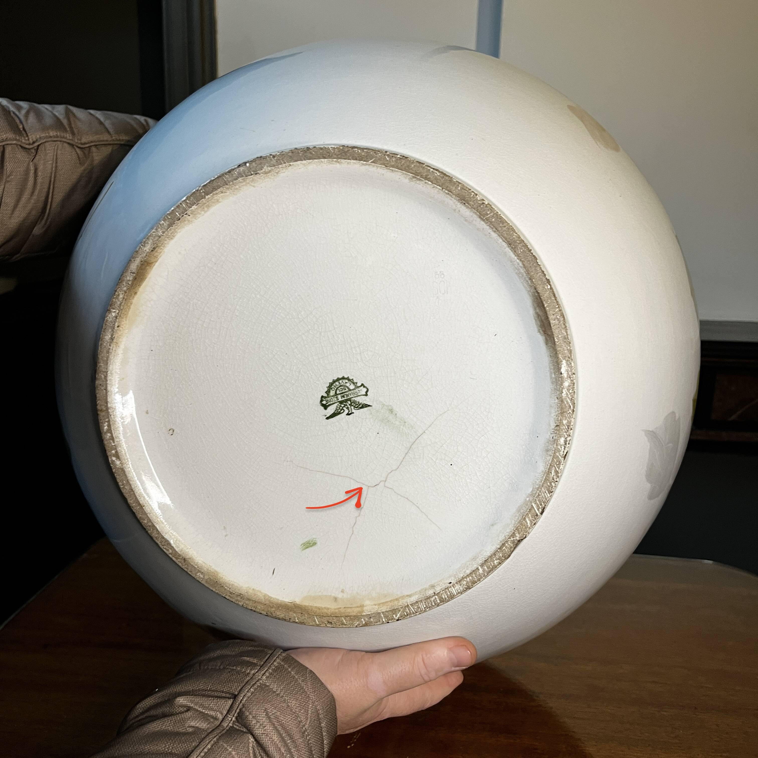 Large Verbanum Stone Laveno cache-pot, floral decoration "Roses" in earthenware ceramic, ca 1900