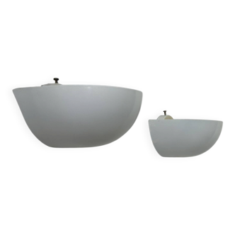 Pair of vintage wall lights in matte white lacquered metal, Italy, 1980.