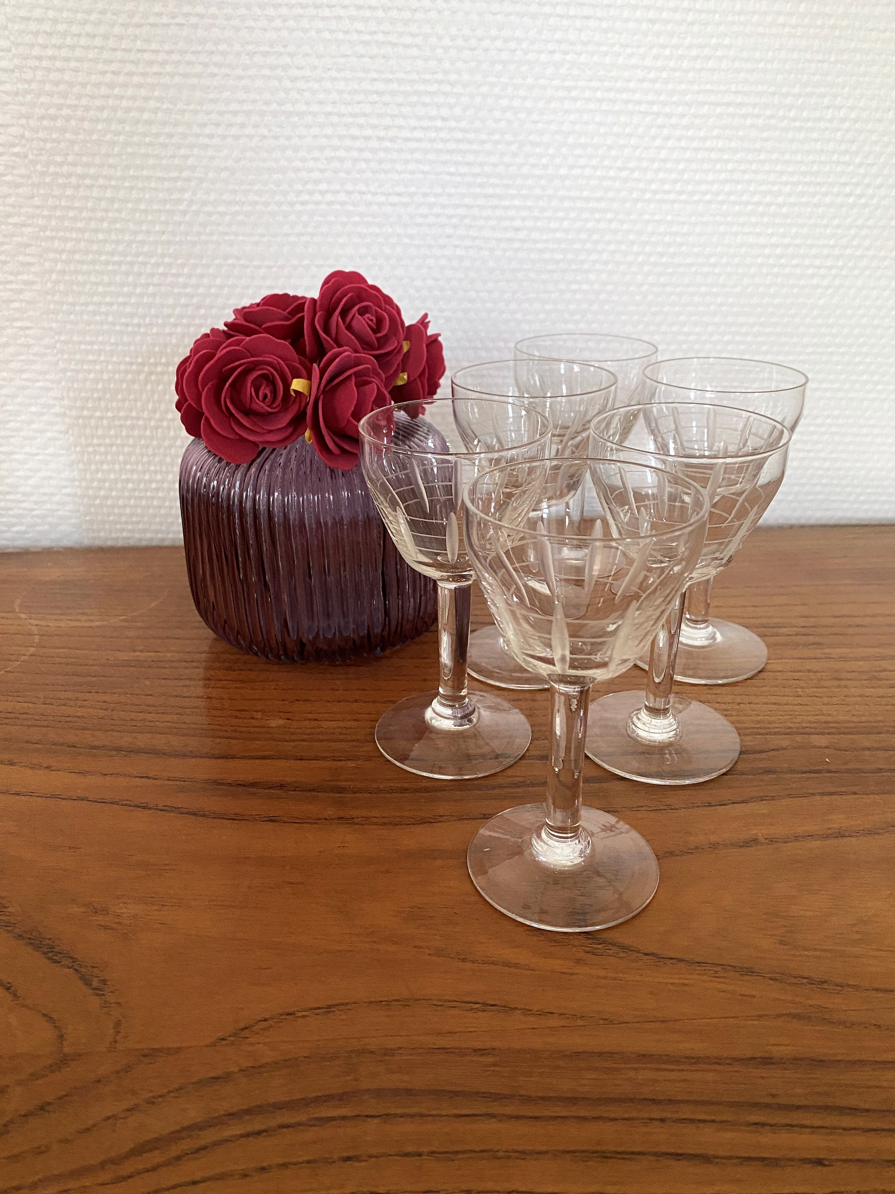 Set of 6 engraved wine glasses