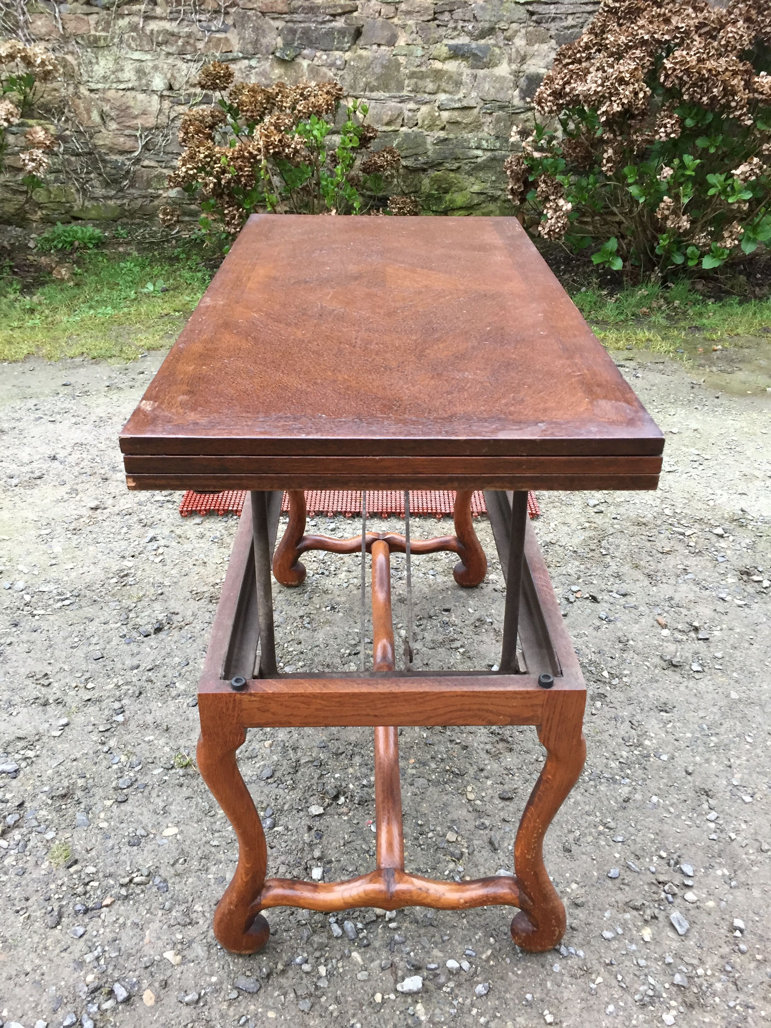 Modular vintage oak coffee table with Albert Ducrot's magical system