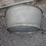 Oval zinc basin