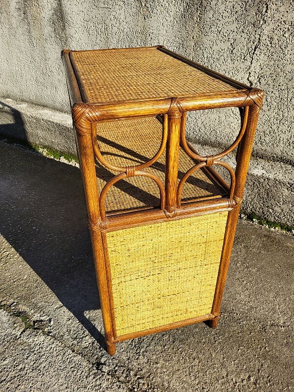 Floor floor 2 levels and 2 rattan doors