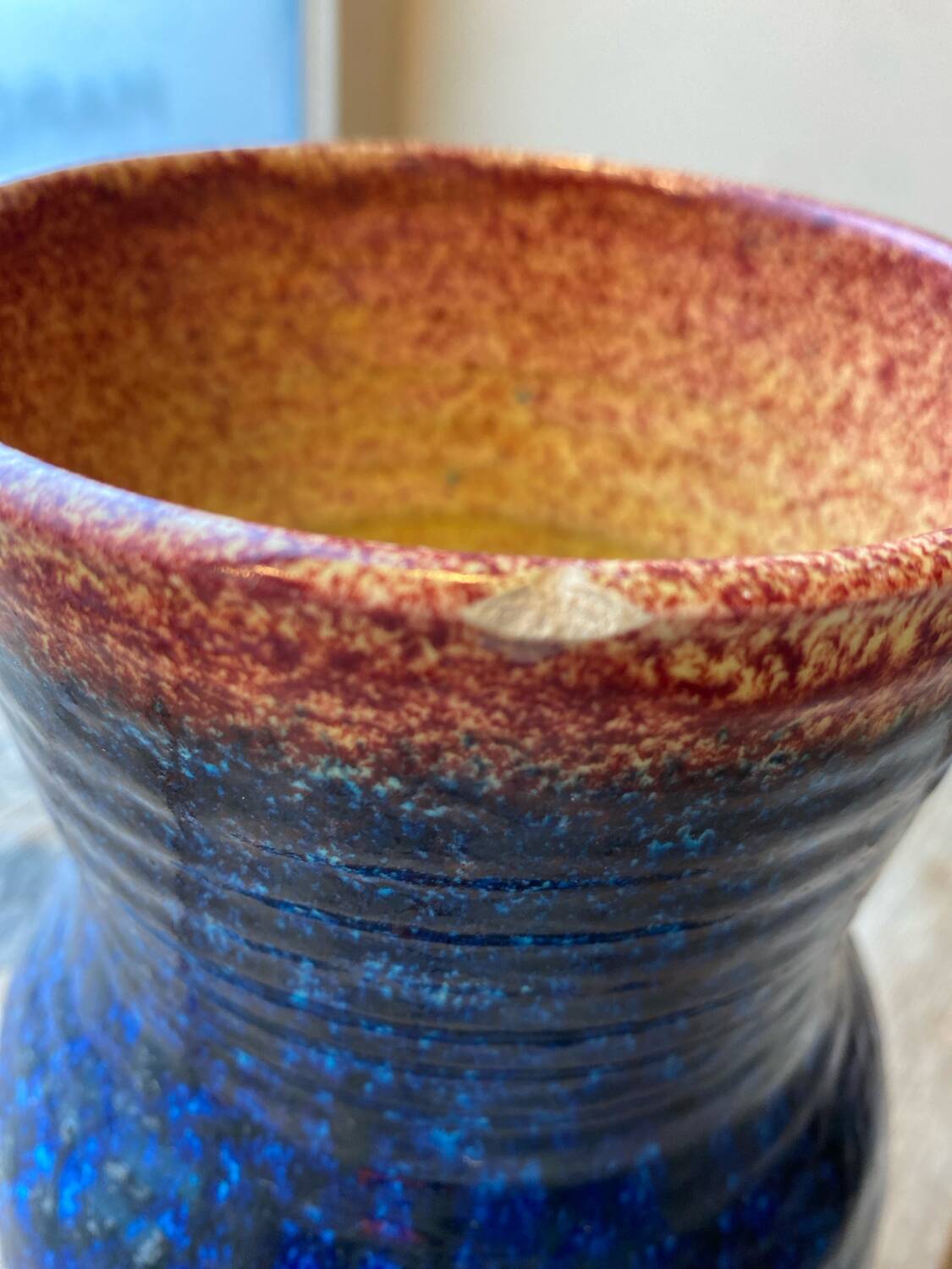 Accolay ceramic vase