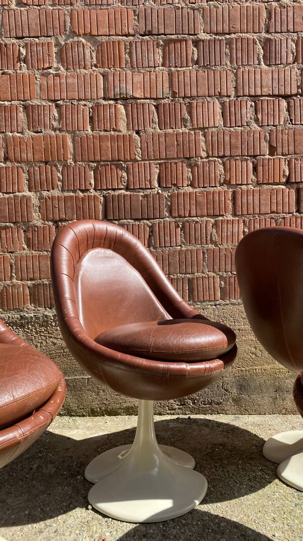 4 chaises trèfle par Christian Adam